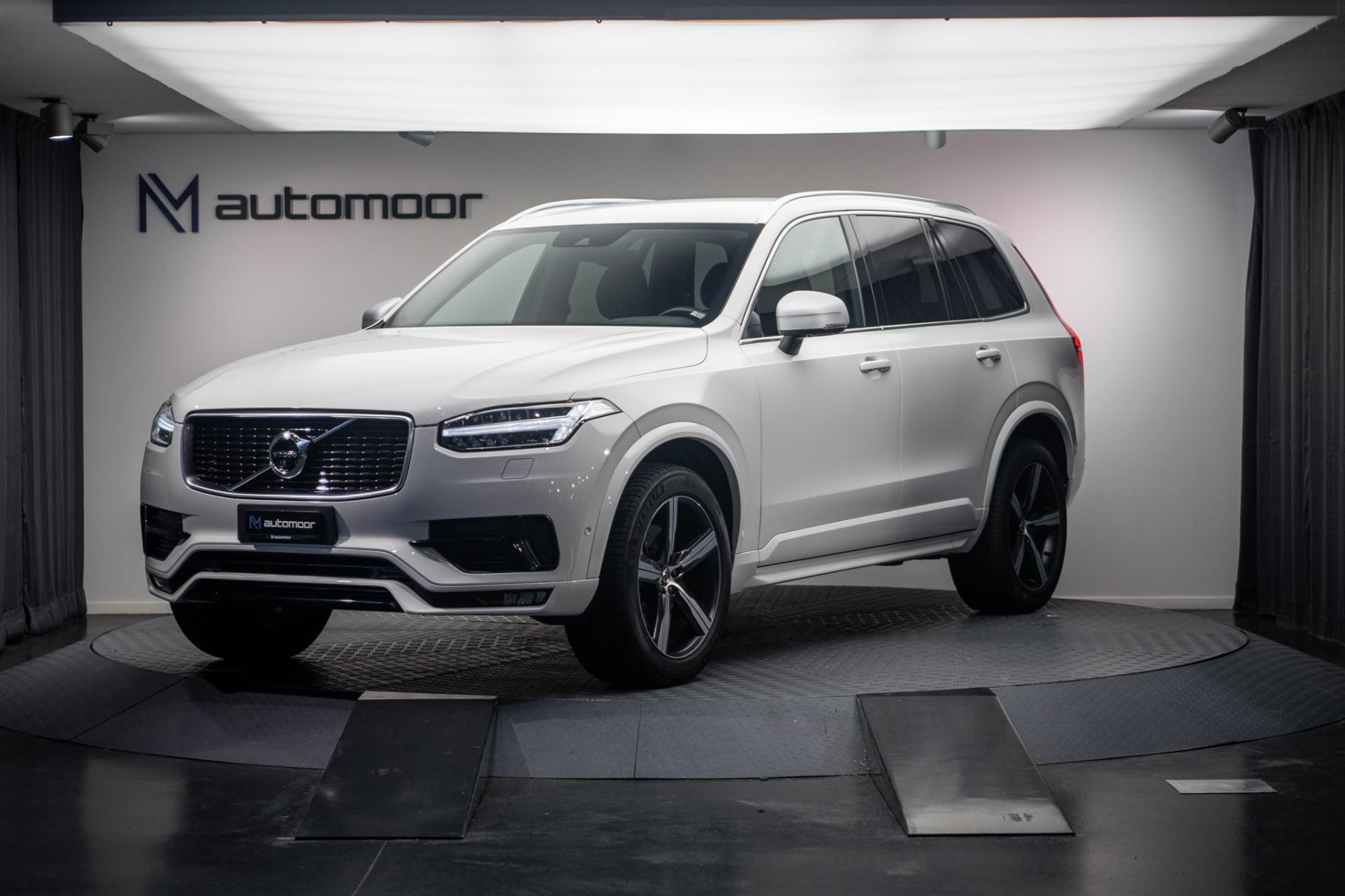VOLVO XC90 D5 AWD R-Design *CH-Fahrzeug* *Luftfahrwerk*