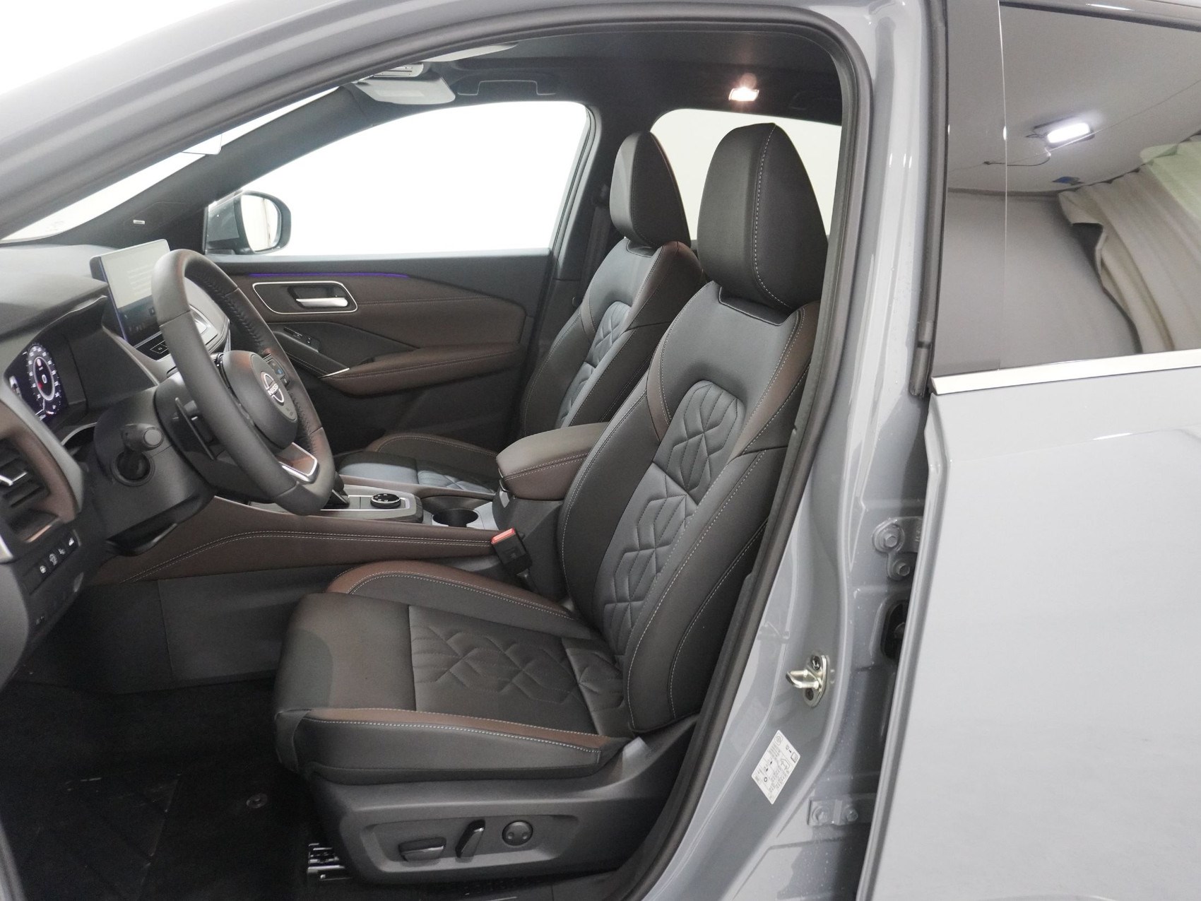 NISSAN QASHQAI 1.3 DIG-T Tekna 4x4-image-7