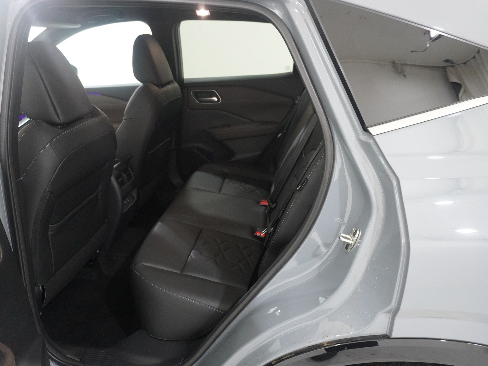 NISSAN QASHQAI 1.3 DIG-T Tekna 4x4-image-9