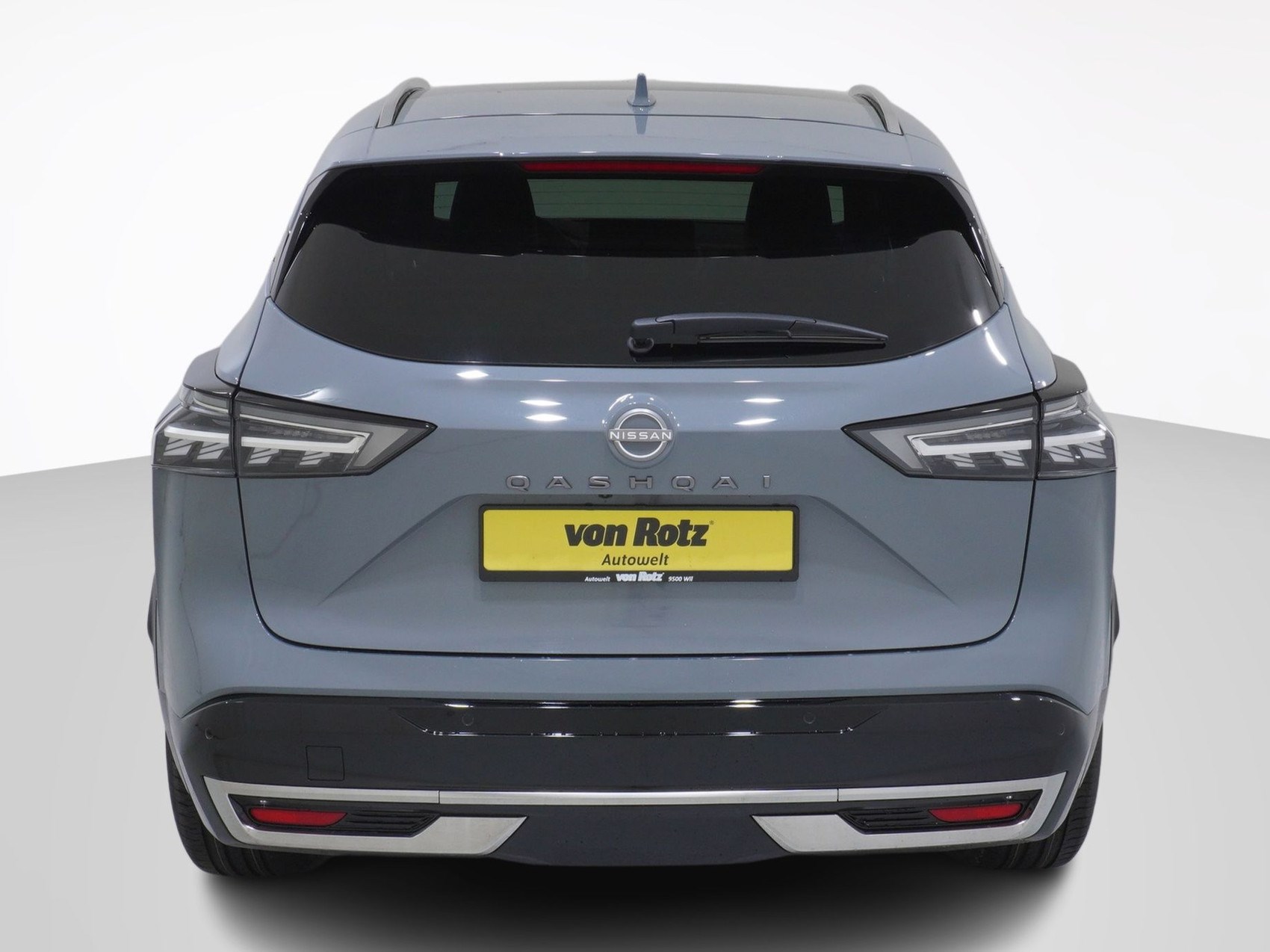 NISSAN QASHQAI 1.3 DIG-T Tekna 4x4-image-3