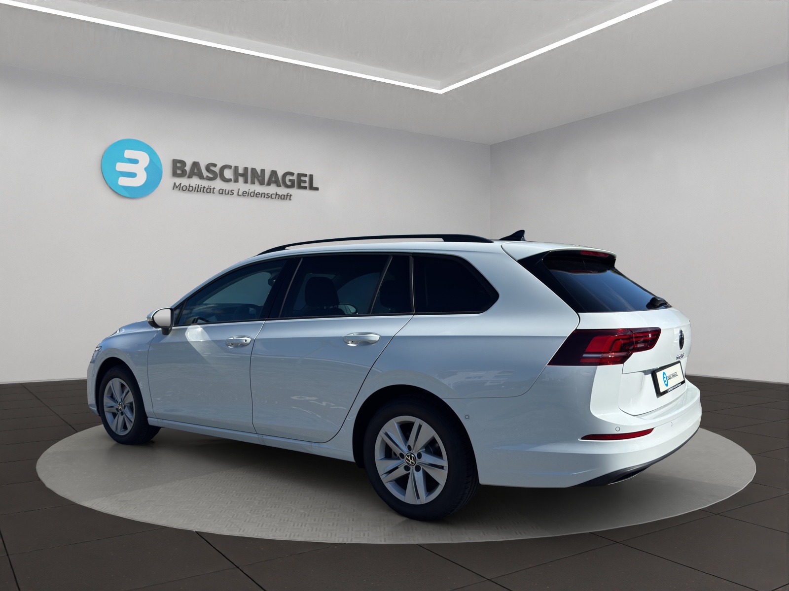 VW Golf Variant 2.0 TDI Life DSG-showroom-element-2