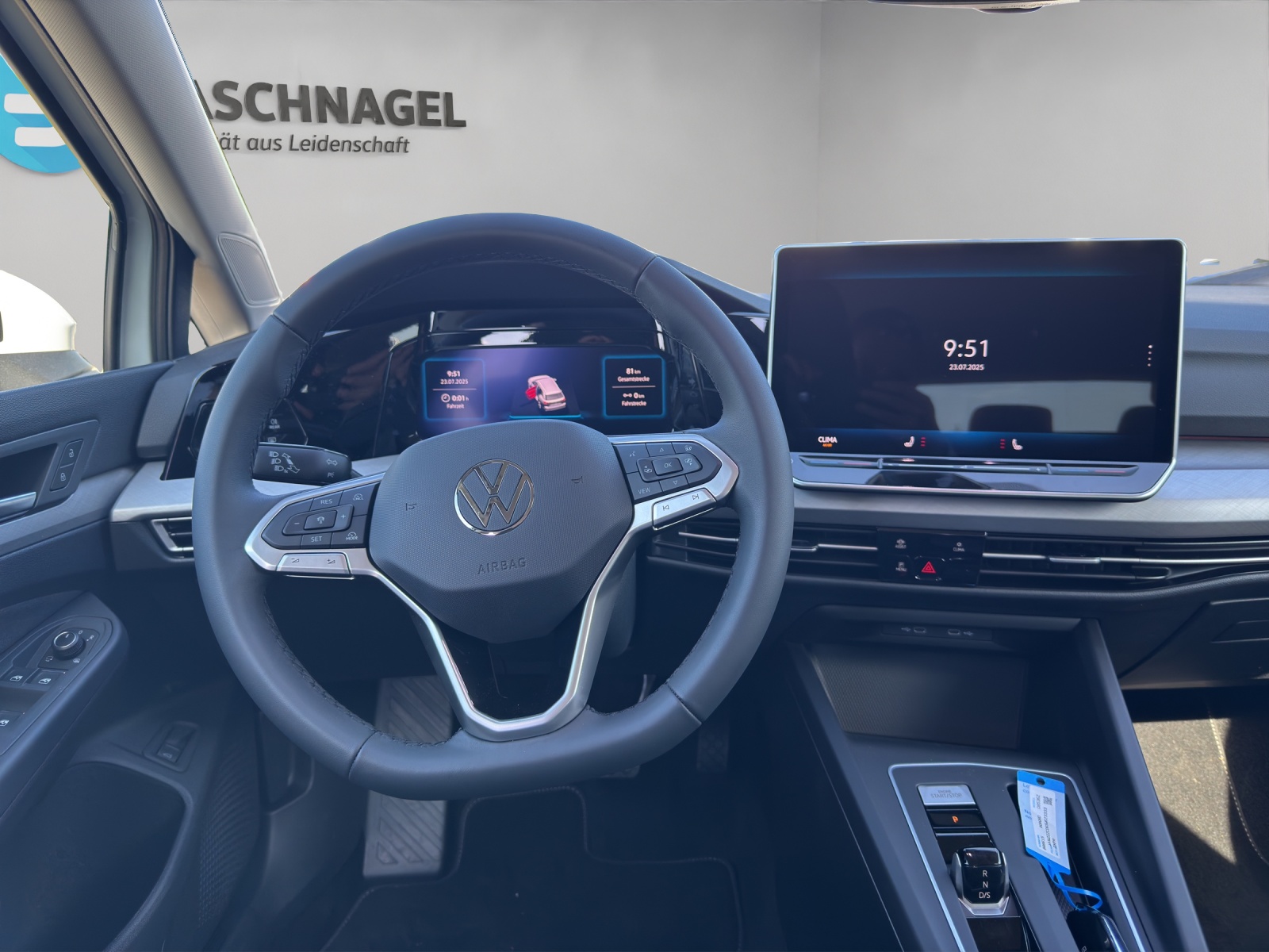 VW Golf Variant 2.0 TDI Life DSG-showroom-element-3