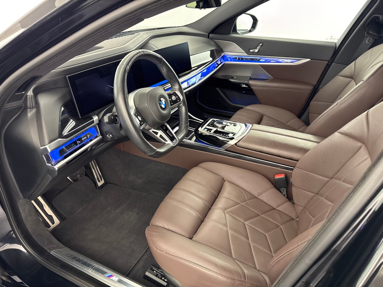 BMW 740d xDrive 48V M Sport-image-4