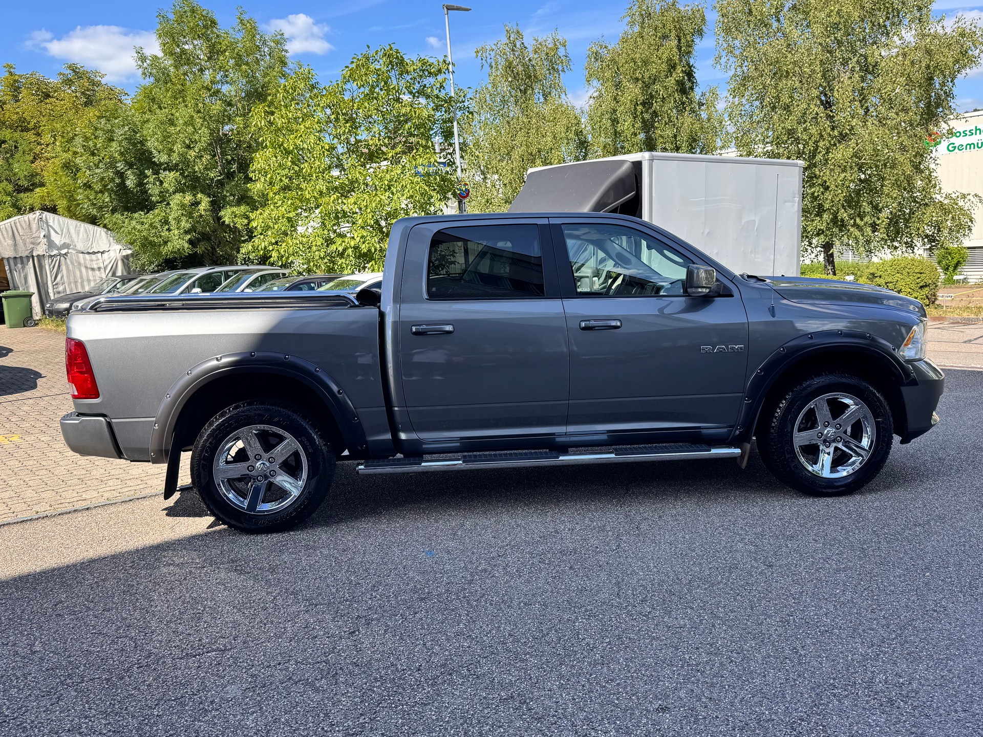 DODGE 1500-showroom-element-1