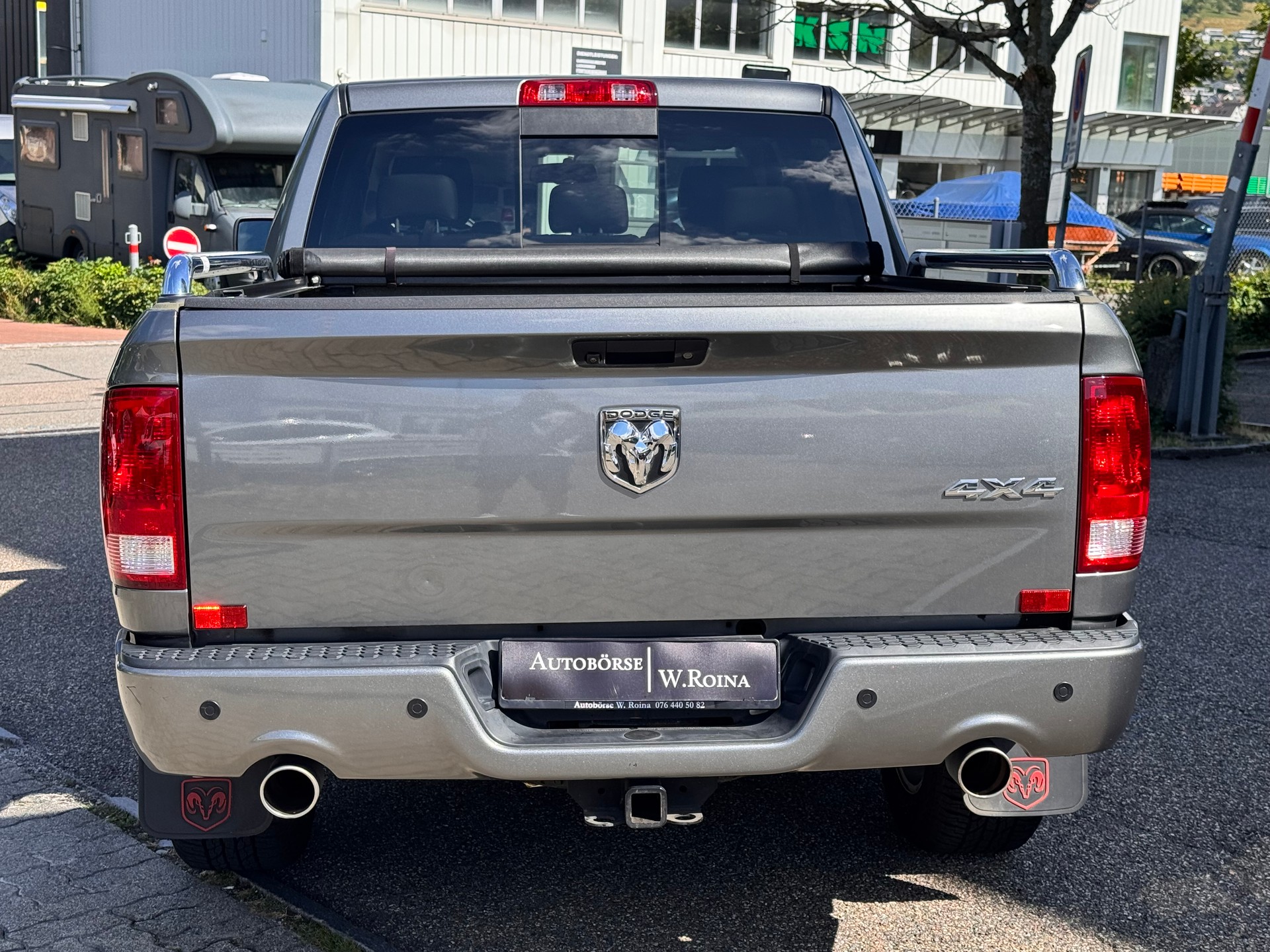 DODGE 1500-showroom-element-3