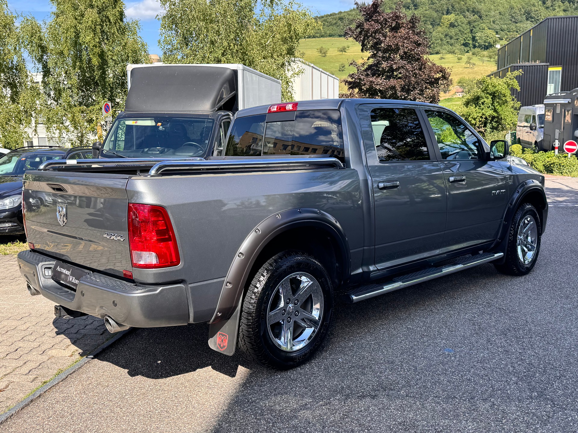 DODGE 1500-showroom-element-2