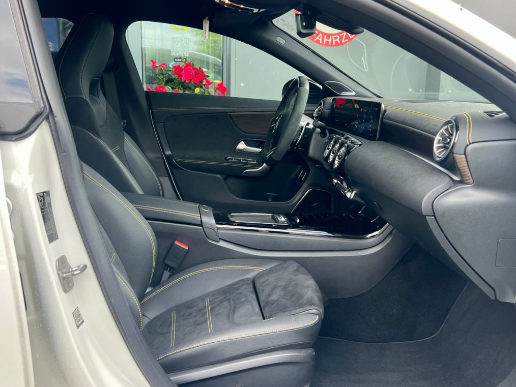 MERCEDES-BENZ CLA Shooting Brake 45 S AMG 4Matic 8G-DCT-showroom-element-3