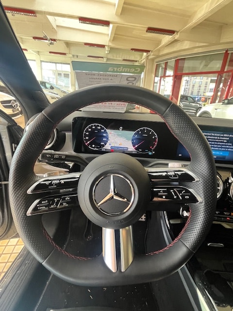 MERCEDES-BENZ A 220 4Matic 8G-DCT-image-8