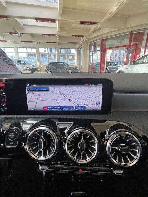 MERCEDES-BENZ A 220 4Matic 8G-DCT-image-3