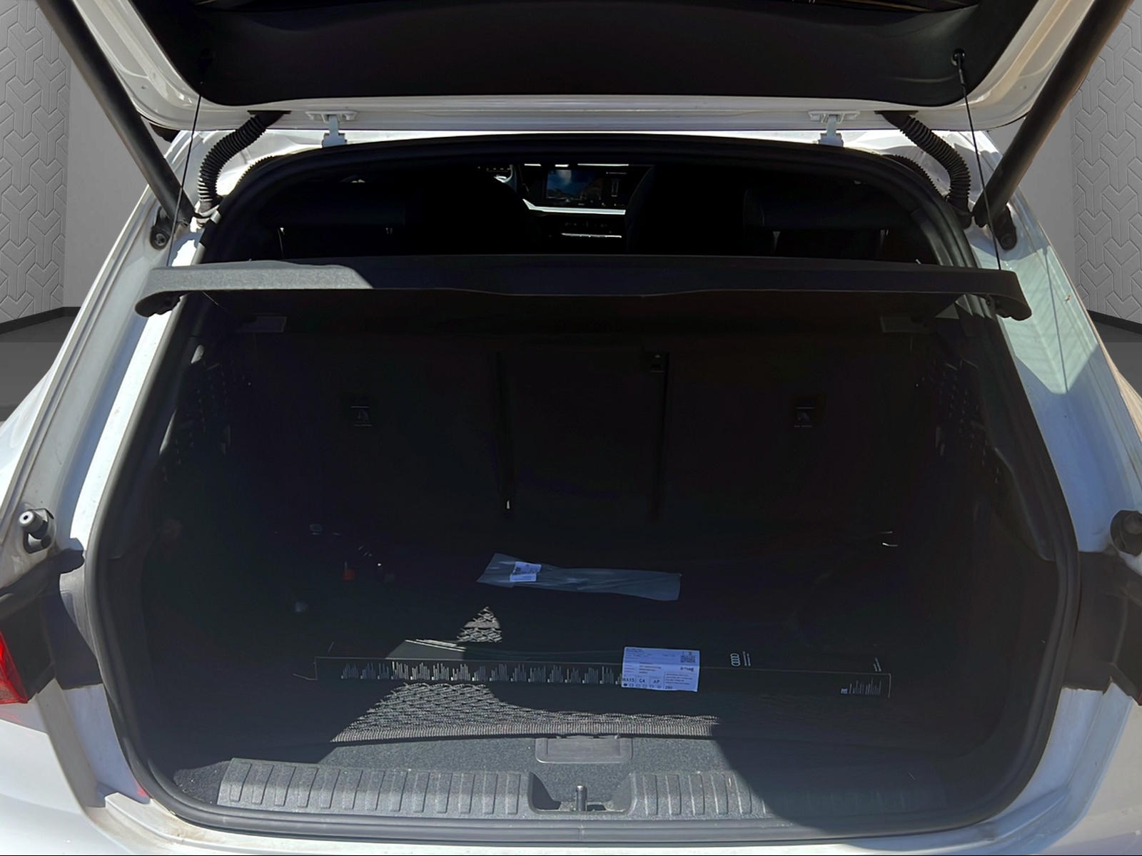 AUDI A3 Sportback 35 TFSI S line Attraction-image-13