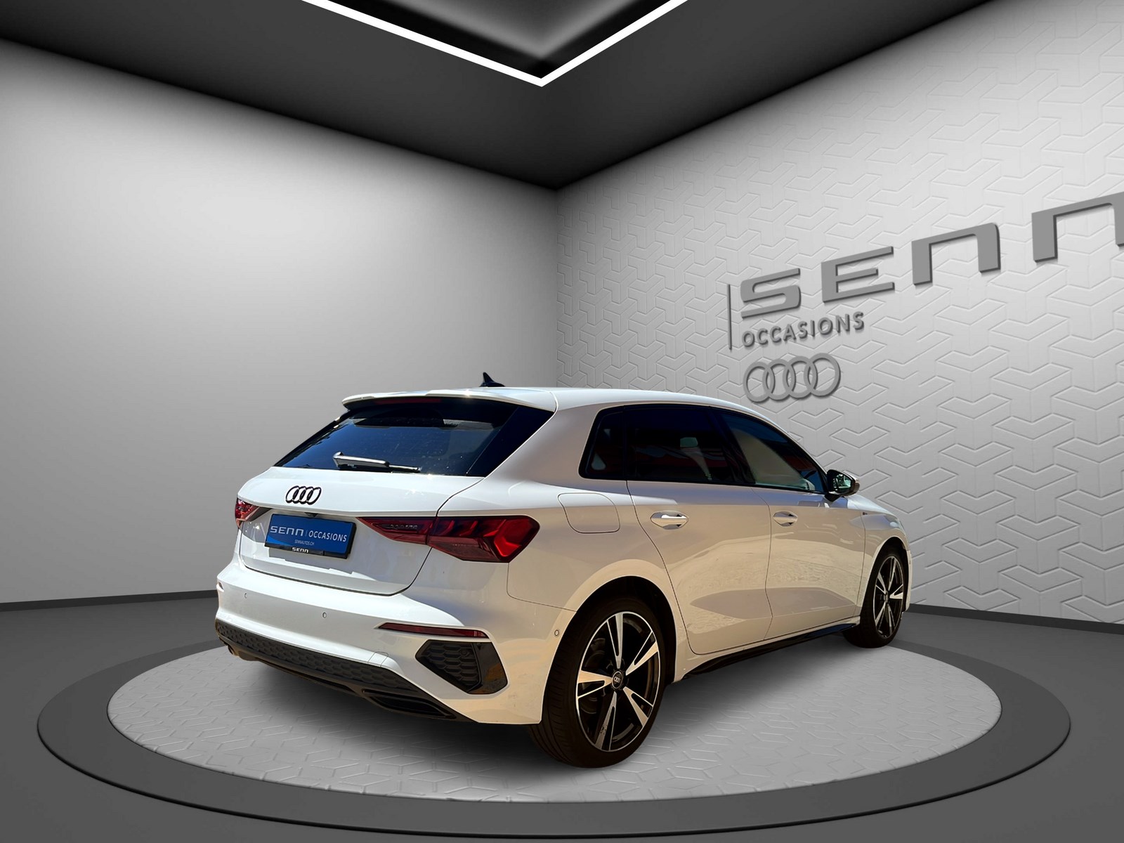 AUDI A3 Sportback 35 TFSI S line Attraction-image-2