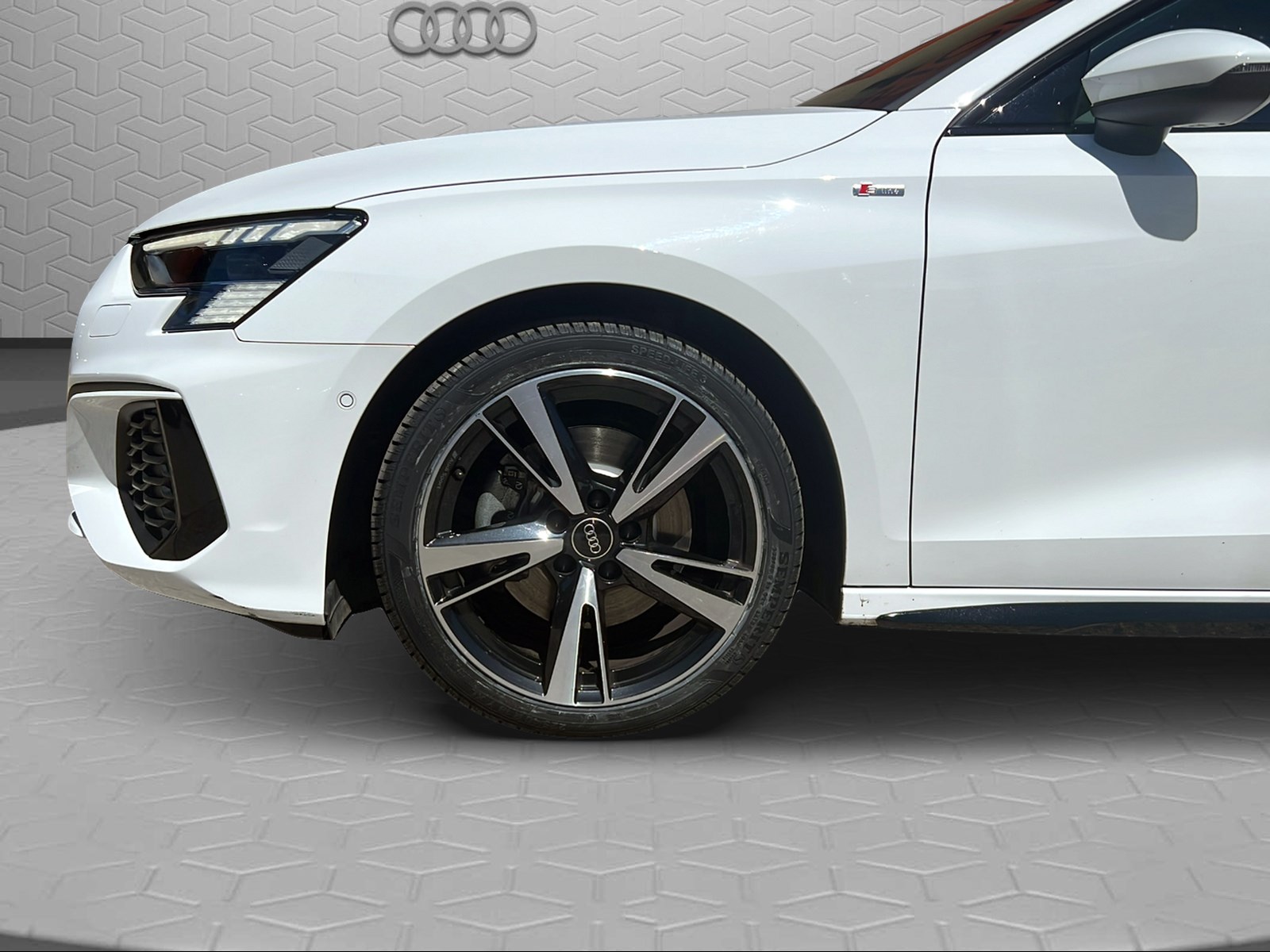 AUDI A3 Sportback 35 TFSI S line Attraction-image-5