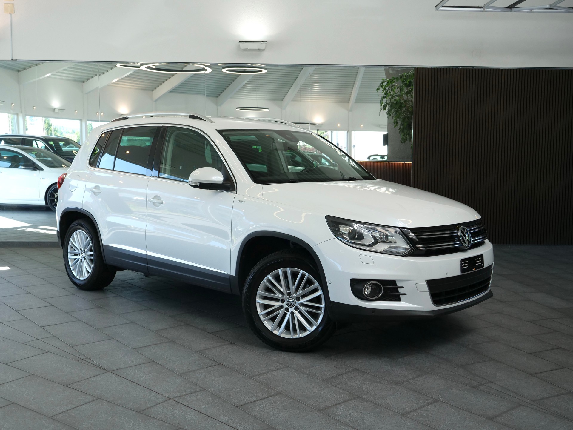 VW Tiguan 2.0 TDI BMT Cup 4Motion DSG-showroom-element-2