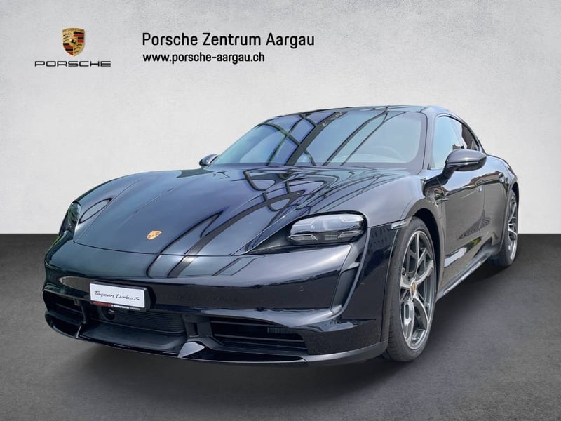 Porsche Taycan Turbo S Cross Turismo