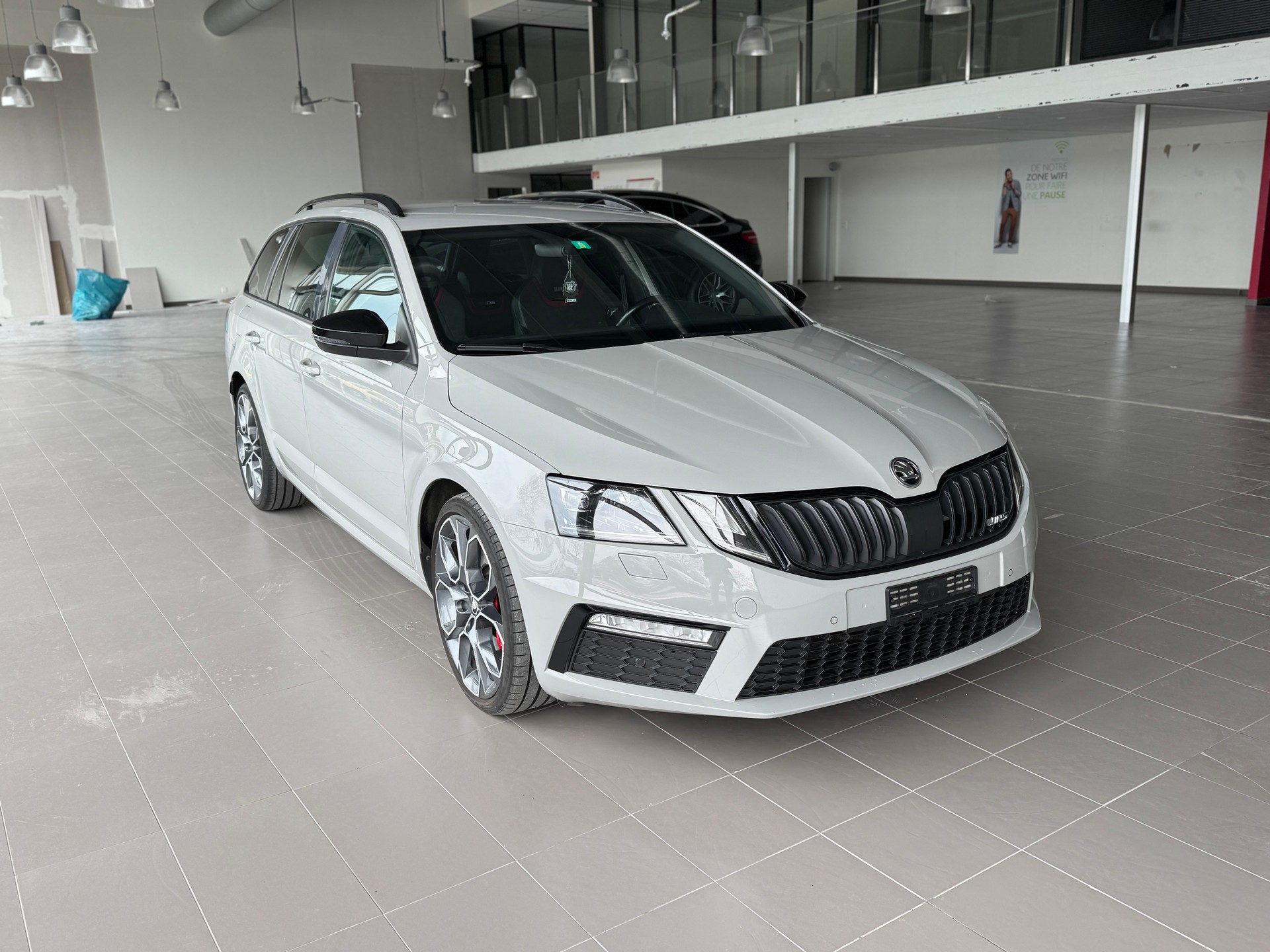 SKODA Octavia Combi 2.0 TSI RS DSG-showroom-element-3