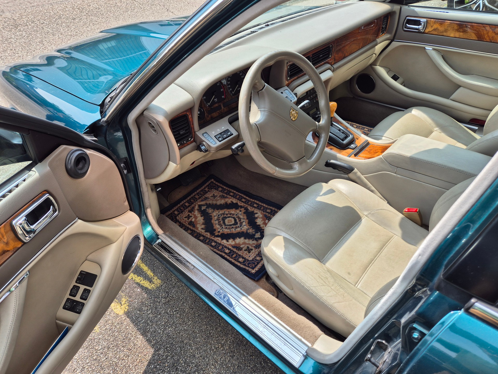 JAGUAR XJ 3.2 Executive-image-2
