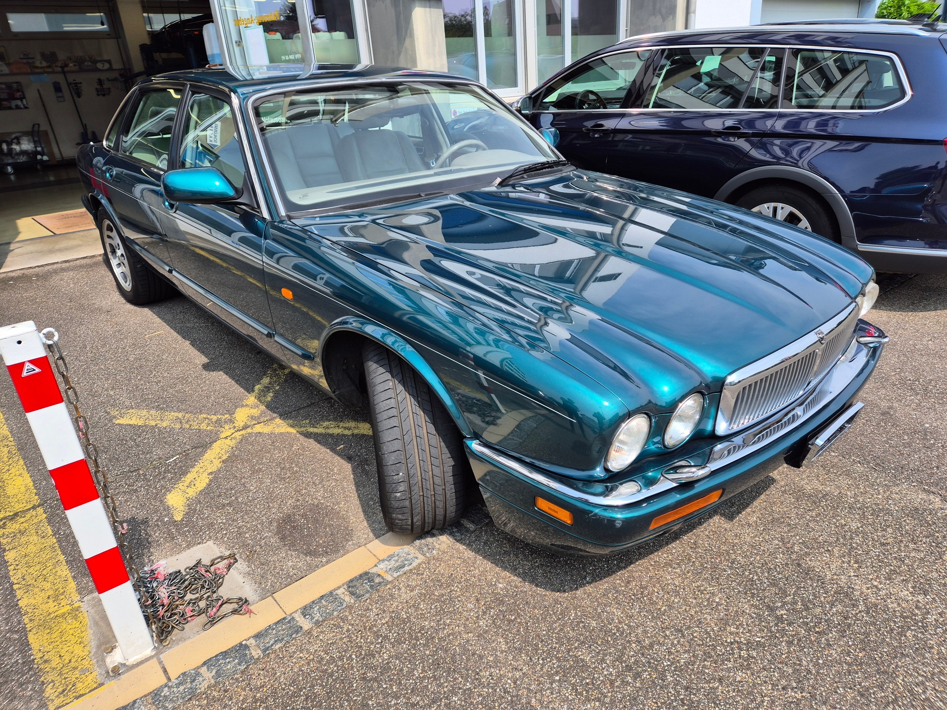 JAGUAR XJ 3.2 Executive-image-9