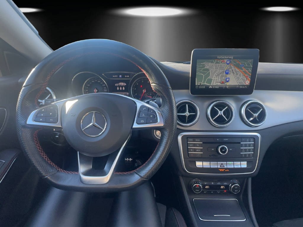 MERCEDES-BENZ CLA 200 AMG Line Shooting Brake-image-10