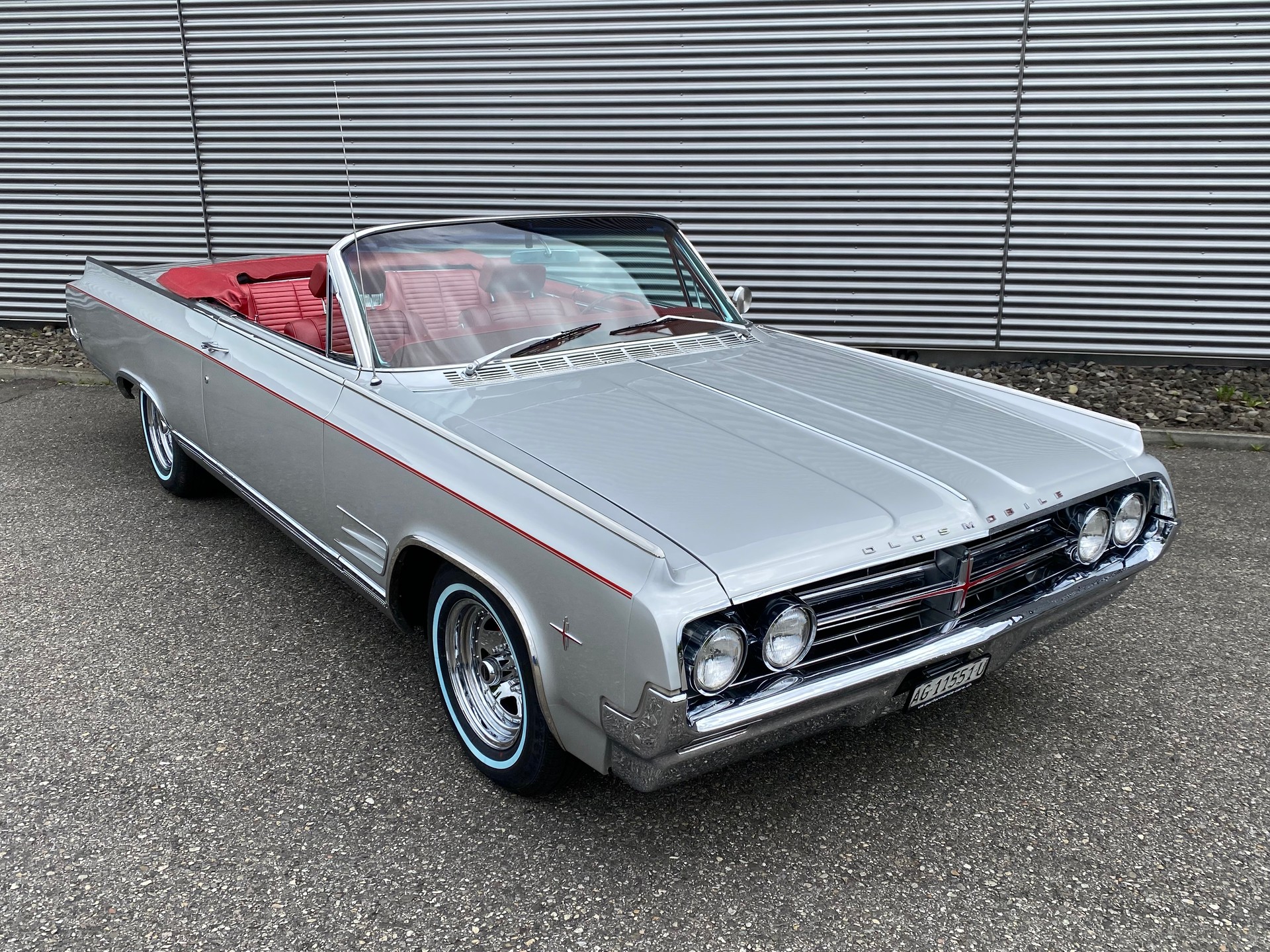 OLDSMOBILE Starfire-showroom-element-3