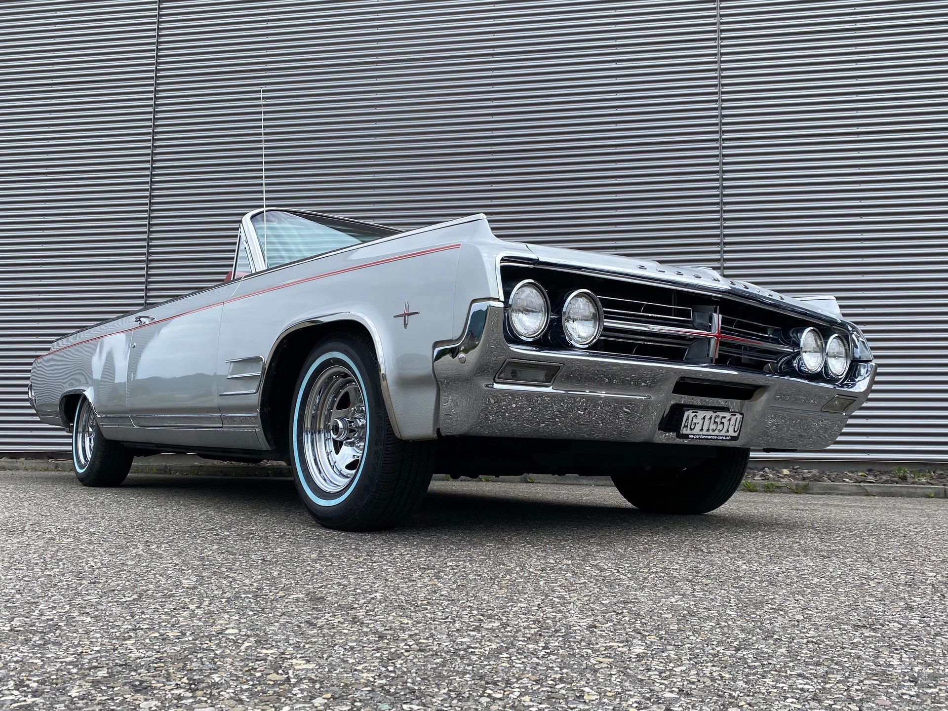 OLDSMOBILE Starfire