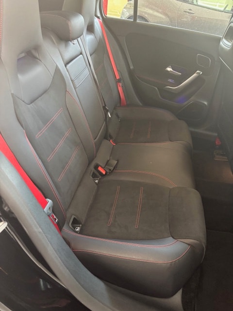 MERCEDES-BENZ A 35 AMG 4Matic Speedshift-image-8
