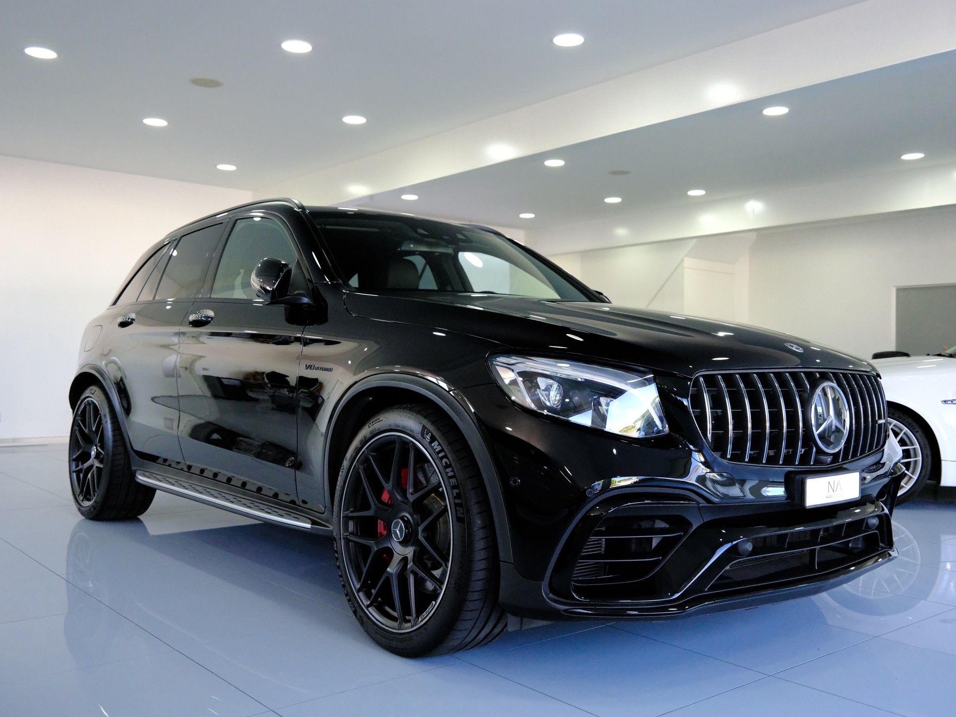 MERCEDES-BENZ GLC 63 S AMG 4Matic+ 9G-Tronic-showroom-element-2