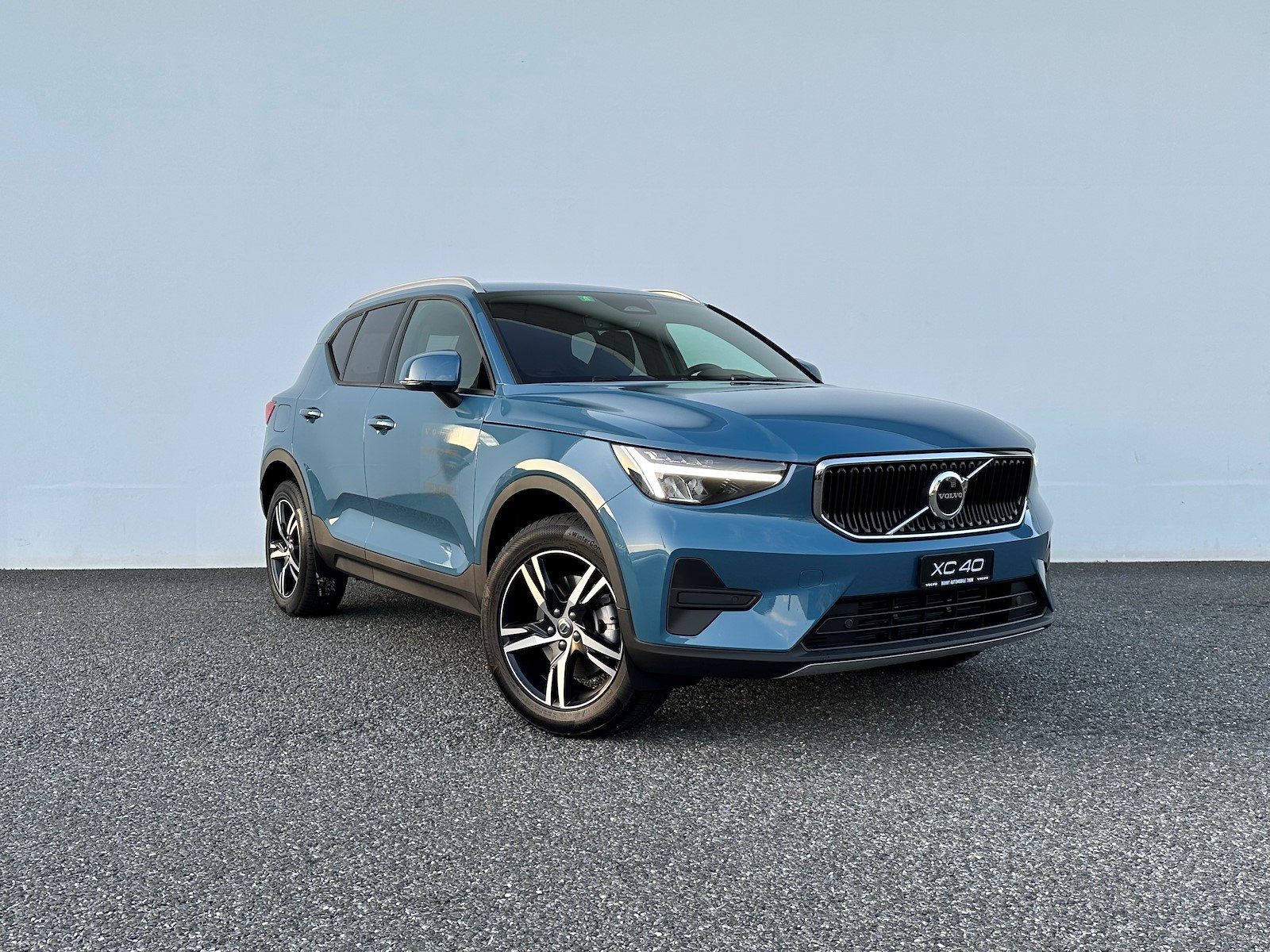 VOLVO XC40 2.0 B3 (SUV / Gelndewagen)