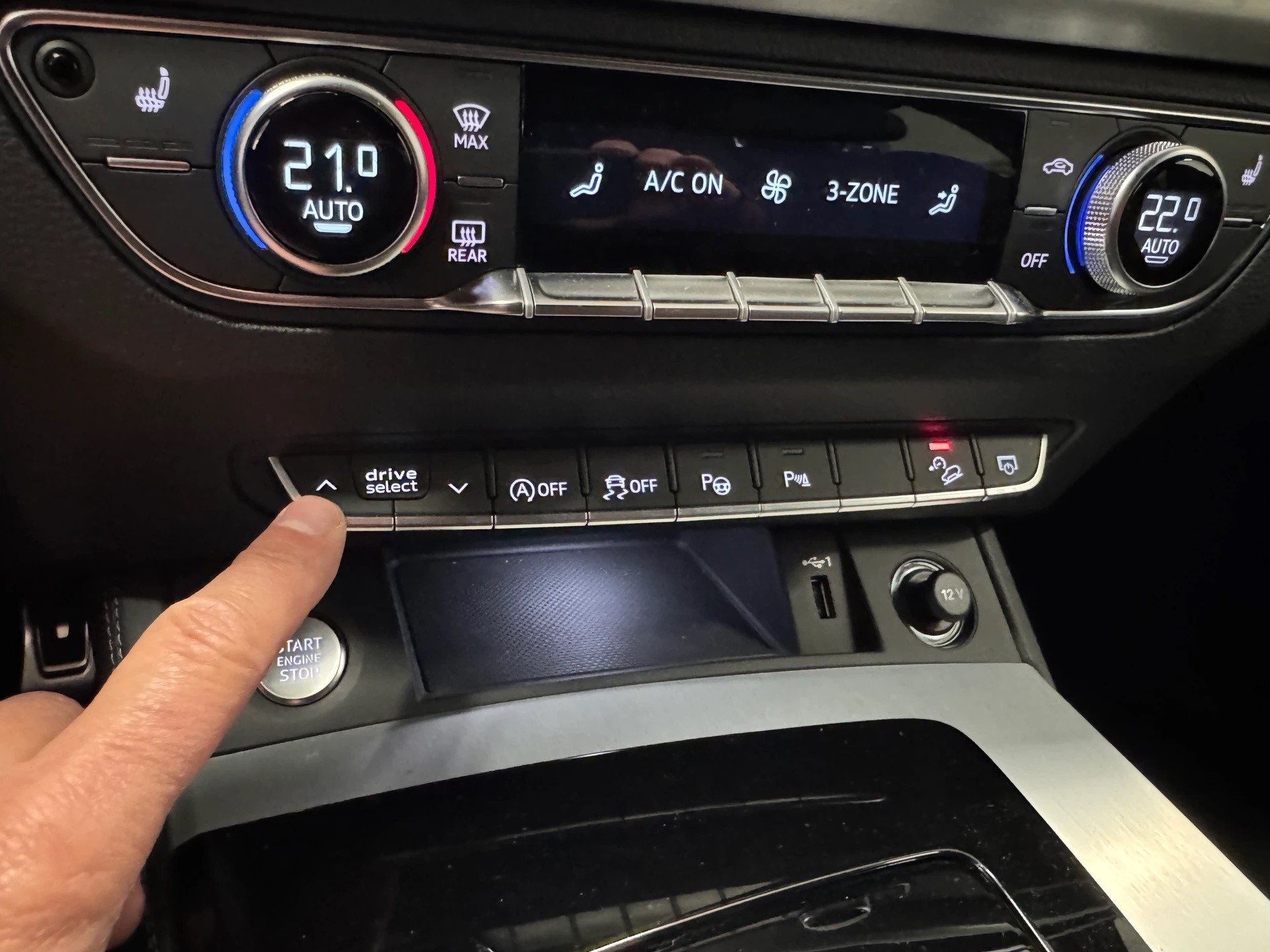 AUDI Q5 40 TDI (NeuesMod.2024) Black Edition quattro S-tronic *204PS* NP.93`290.--image-29