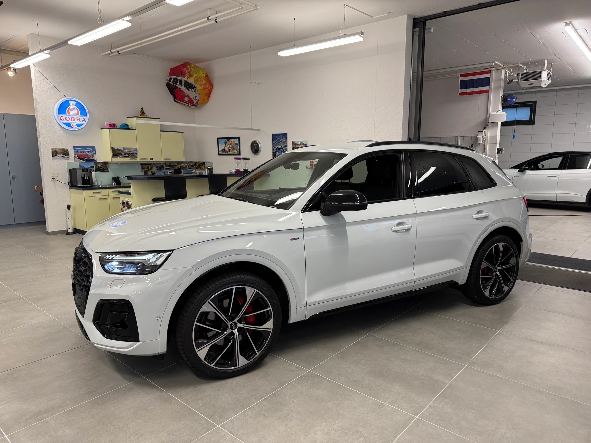 AUDI Q5 40 TDI (NeuesMod.2024) Black Edition quattro S-tronic *204PS* NP.93`290.--showroom-element-2