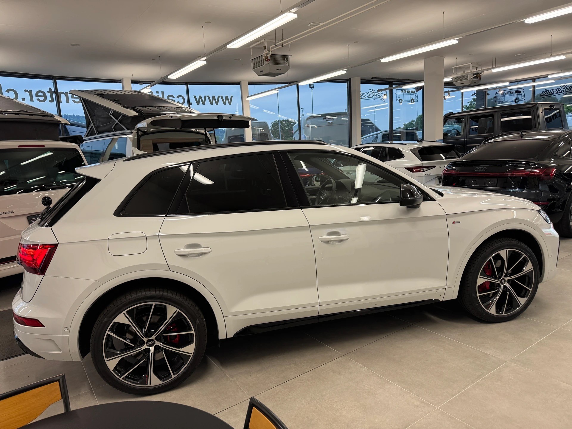 AUDI Q5 40 TDI (NeuesMod.2024) Black Edition quattro S-tronic *204PS* NP.93`290.--image-6