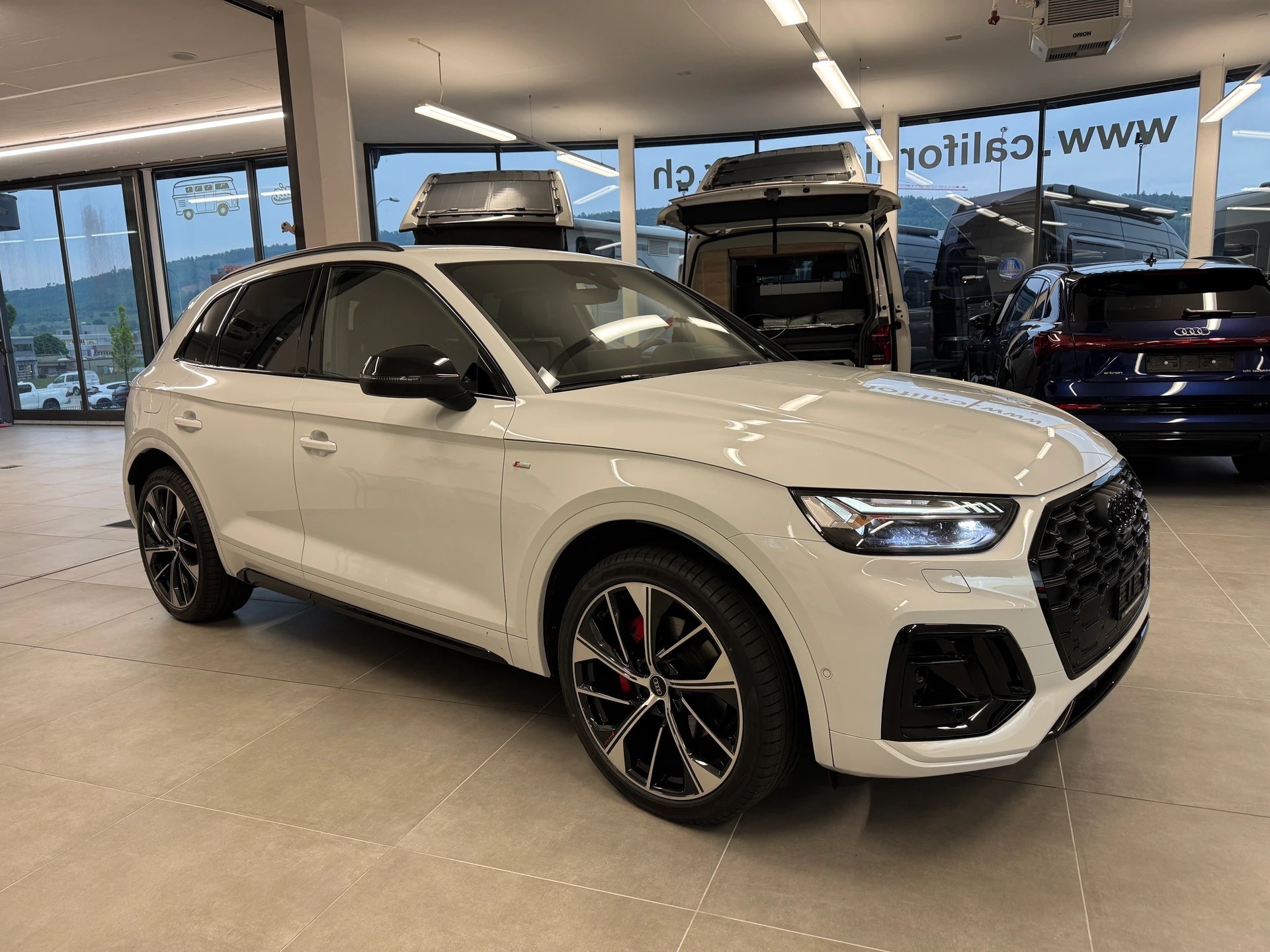 AUDI Q5 40 TDI (NeuesMod.2024) Black Edition quattro S-tronic *204PS* NP.93`290.--image-5