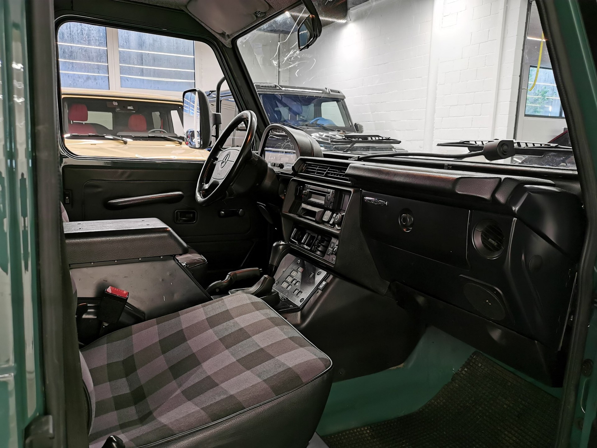 MERCEDES-BENZ G 300 CDI 280 CDI PROFESSIONAL ACHAT GRÜN (AGATA GREEN) PUR EDITION 30 461 KLIMA STANDHEIZUNG-image-8
