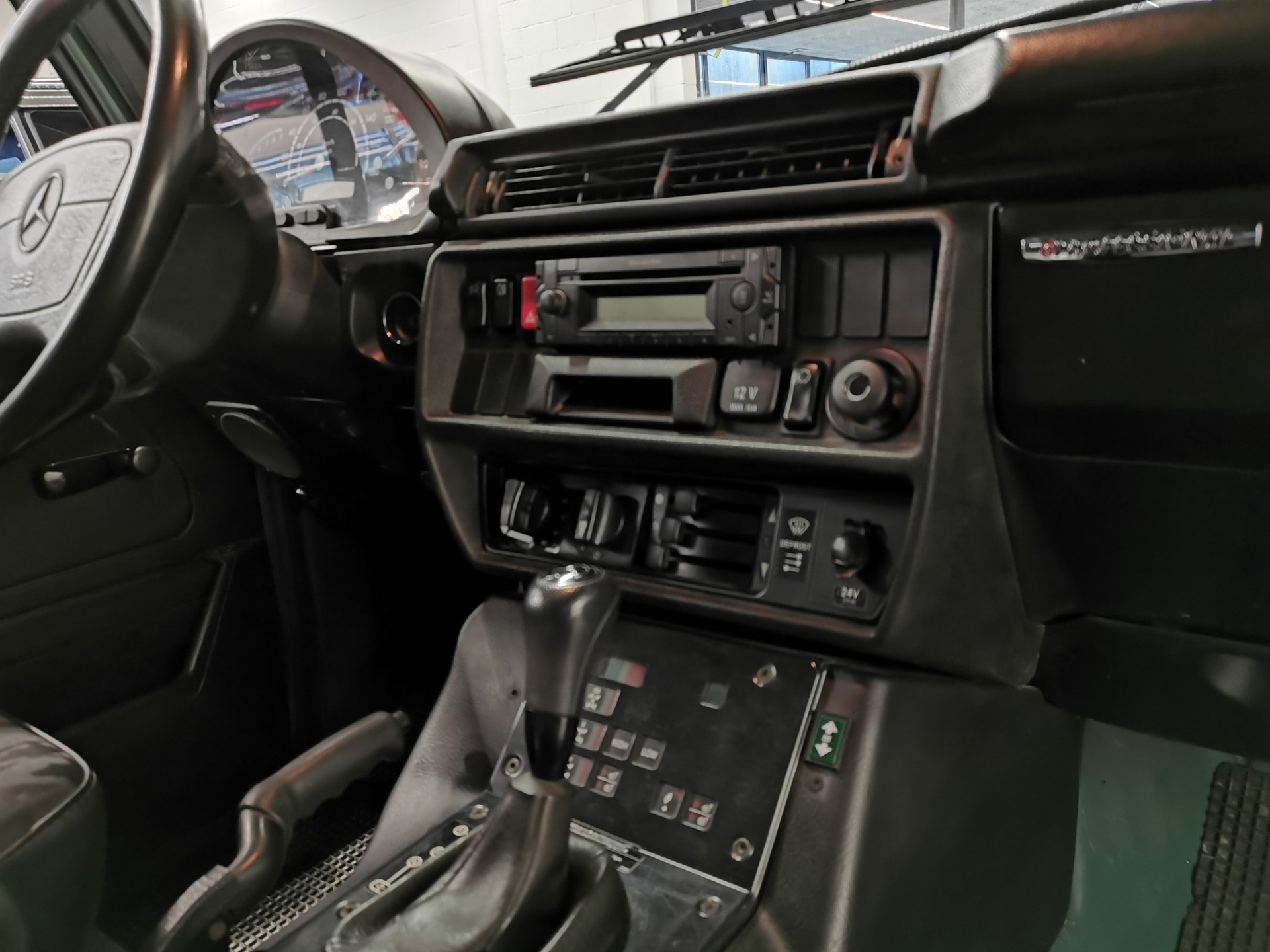MERCEDES-BENZ G 300 CDI 280 CDI PROFESSIONAL ACHAT GRÜN (AGATA GREEN) PUR EDITION 30 461 KLIMA STANDHEIZUNG-image-9
