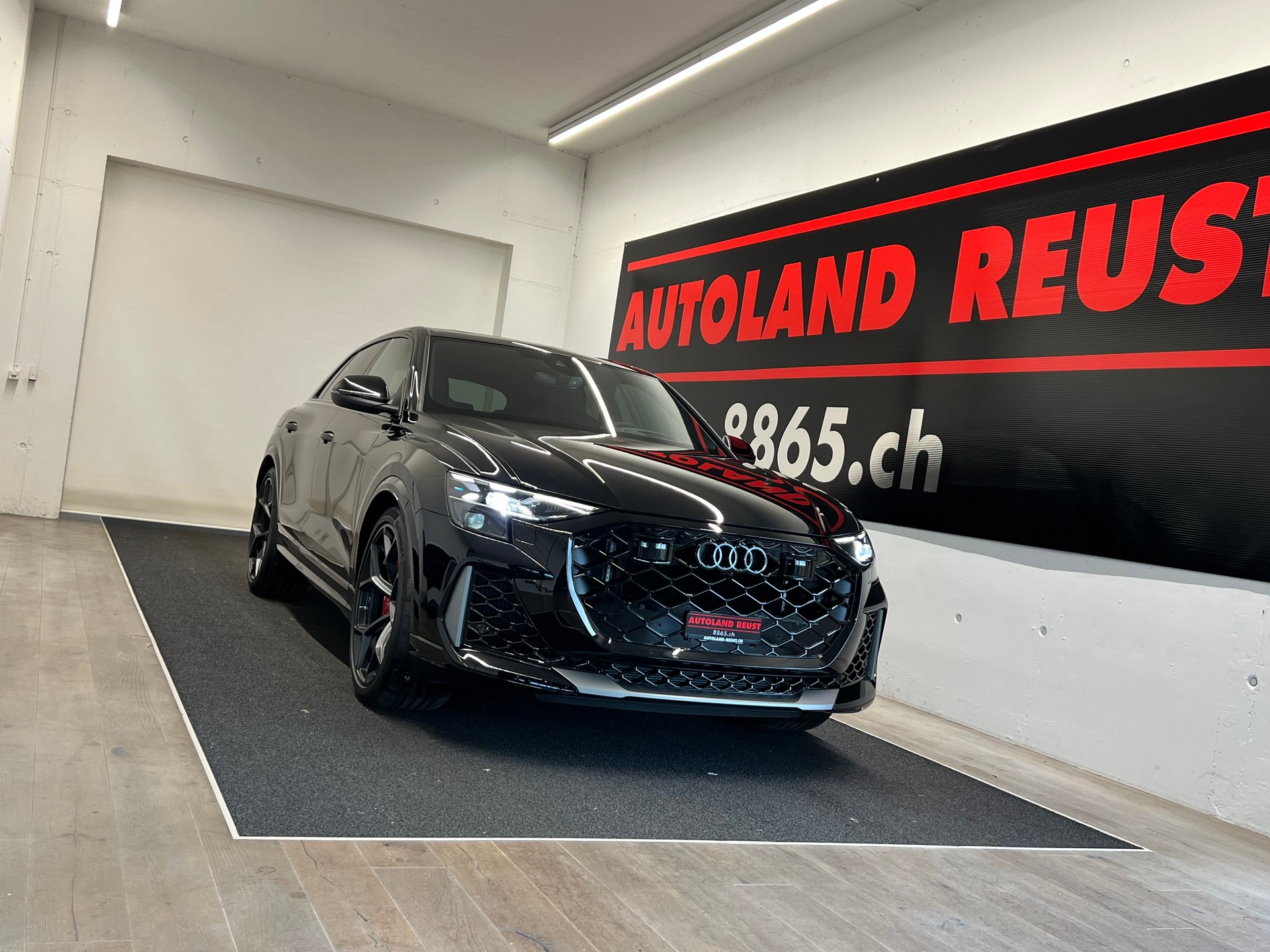 AUDI RSQ8 performance quattro
