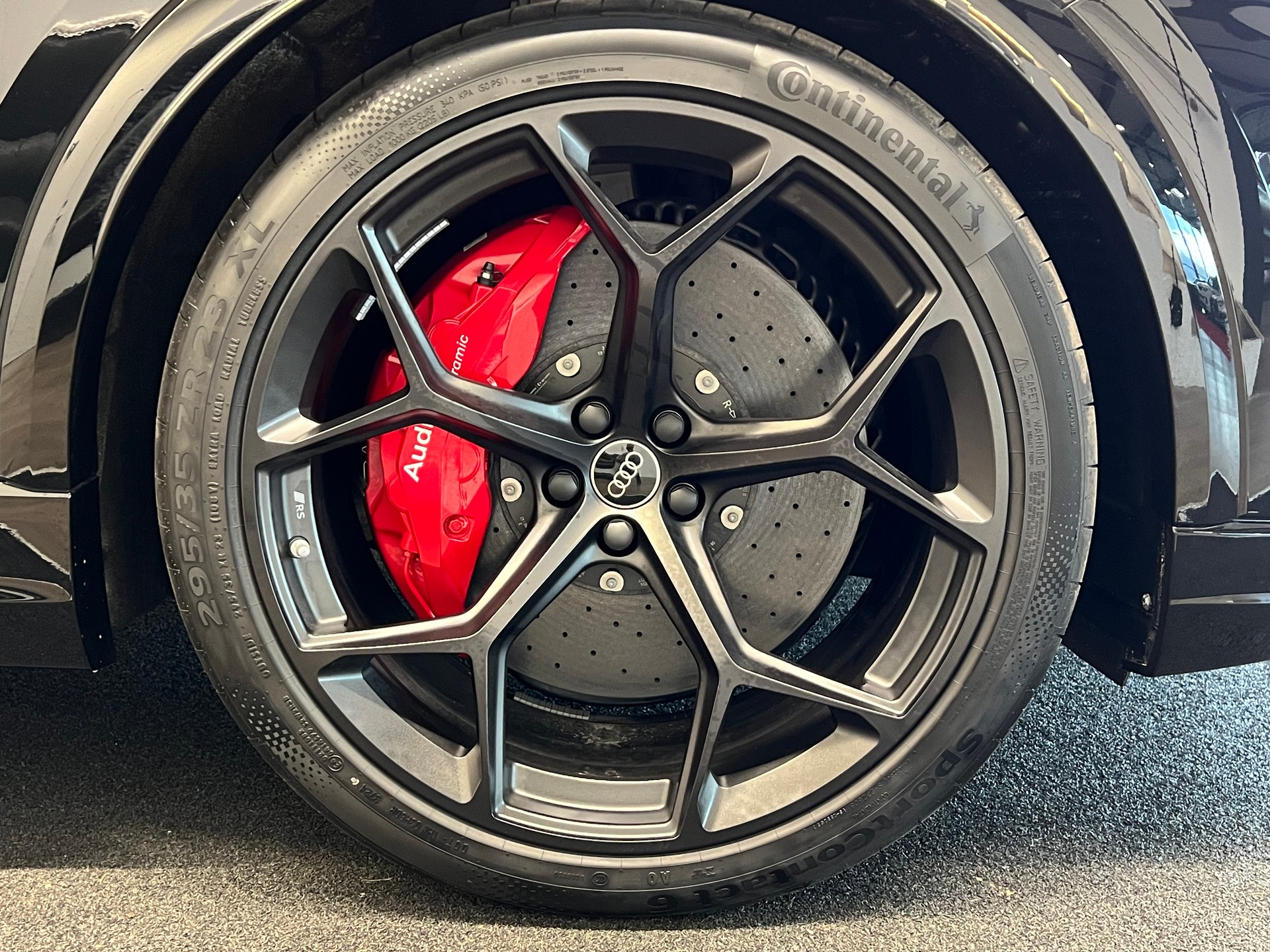 AUDI RSQ8 performance quattro-image-5