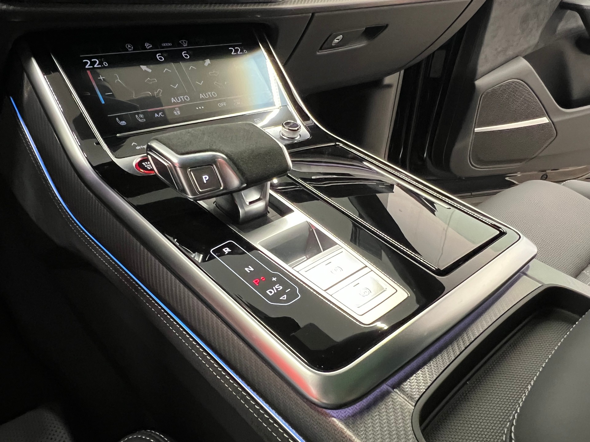 AUDI RSQ8 performance quattro-image-24