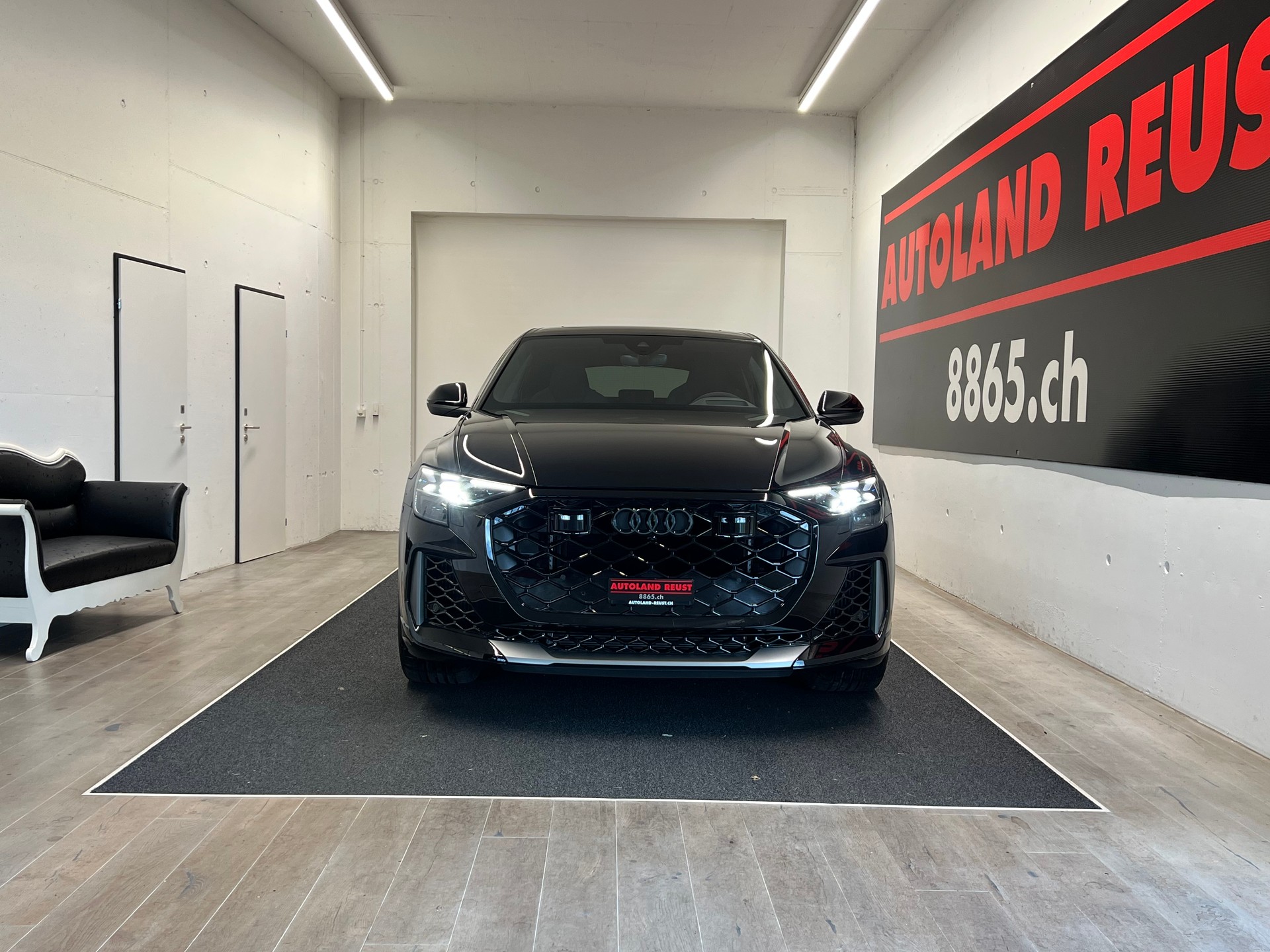 AUDI RSQ8 performance quattro-image-1
