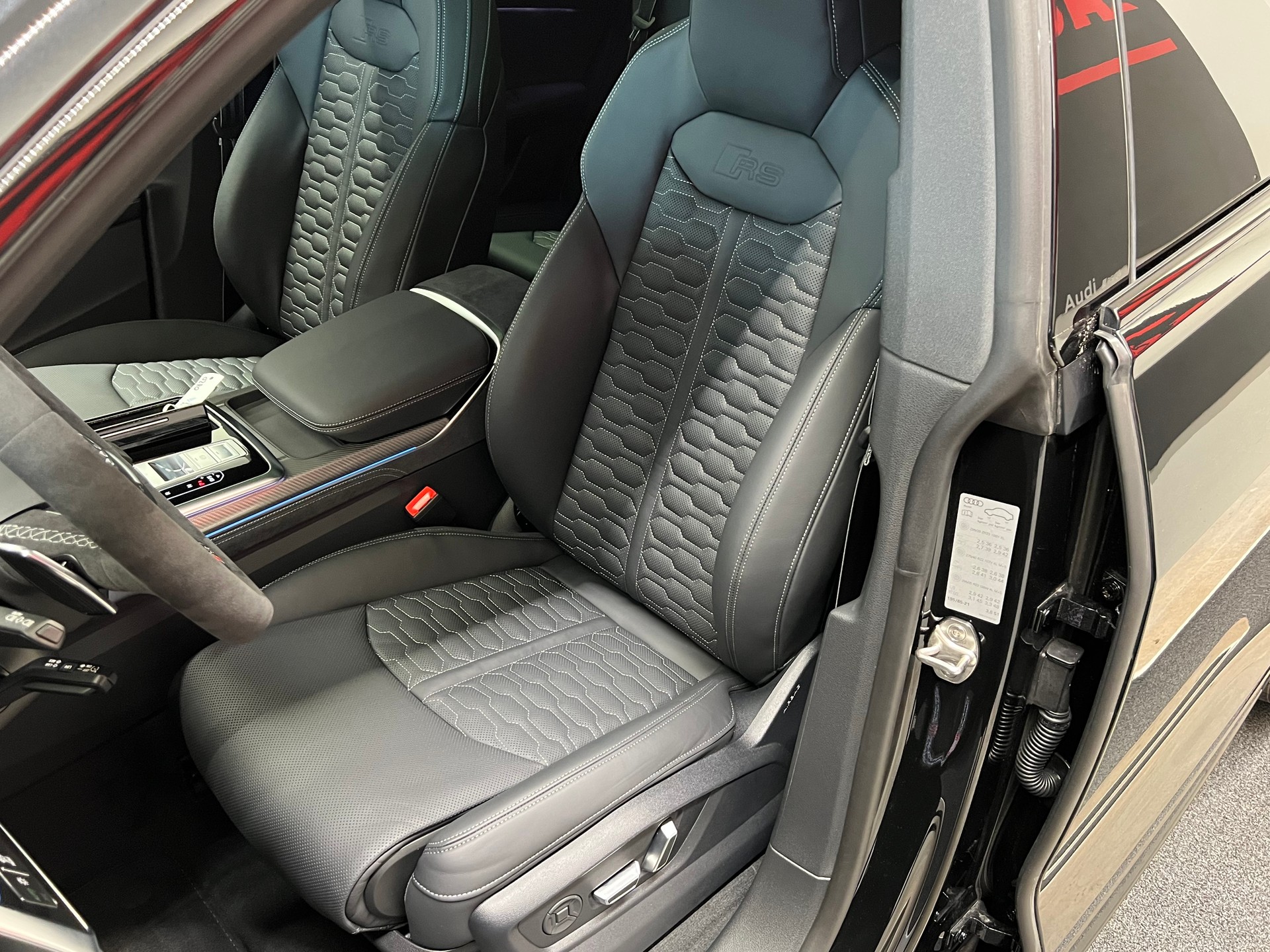 AUDI RSQ8 performance quattro-image-15