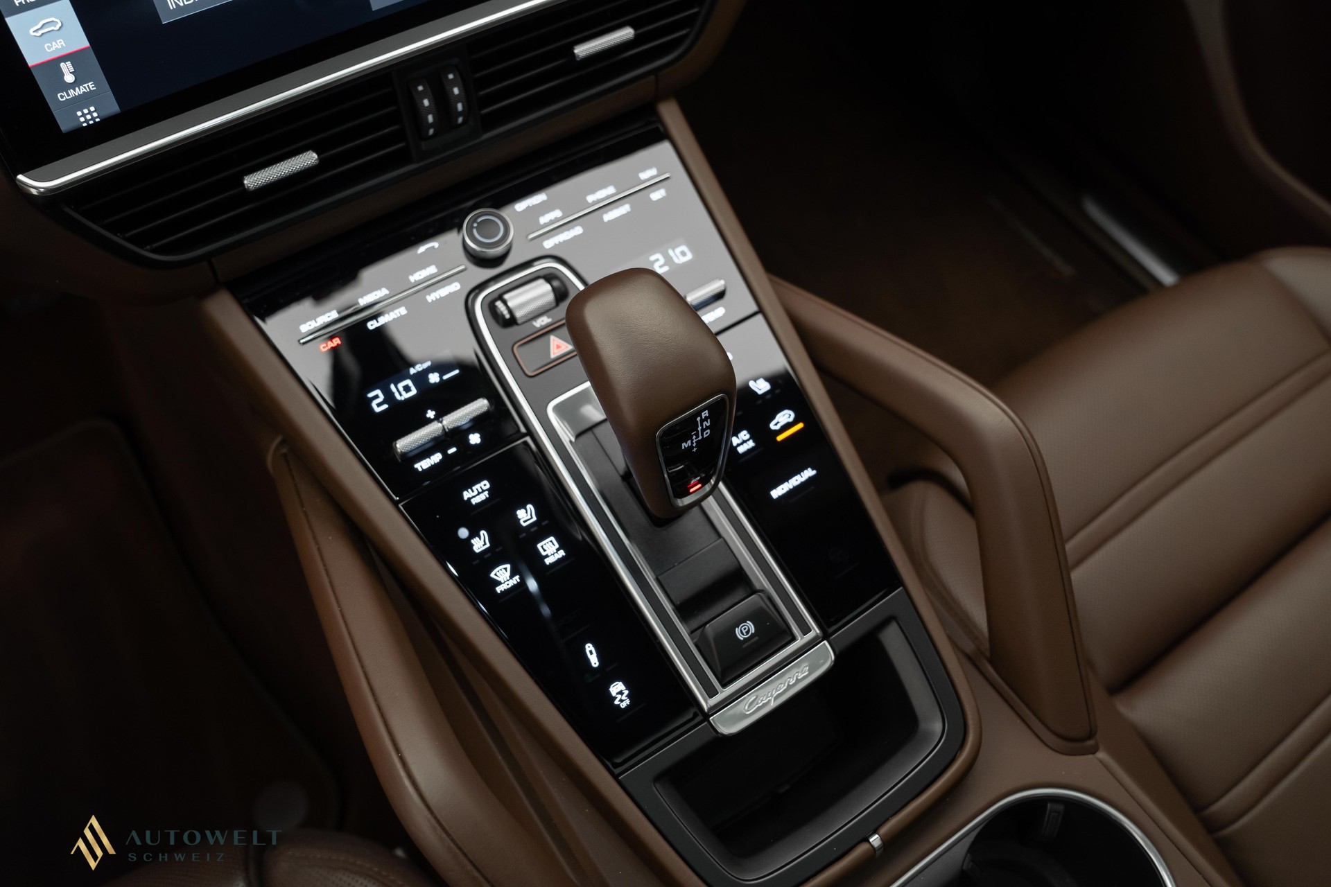 PORSCHE Cayenne Coupé E-Hybrid-image-13