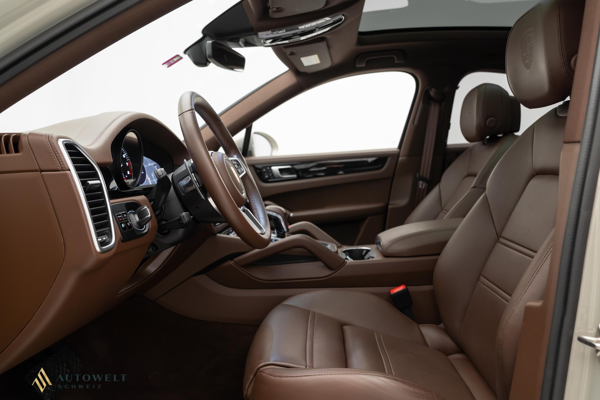 PORSCHE Cayenne Coupé E-Hybrid-image-6