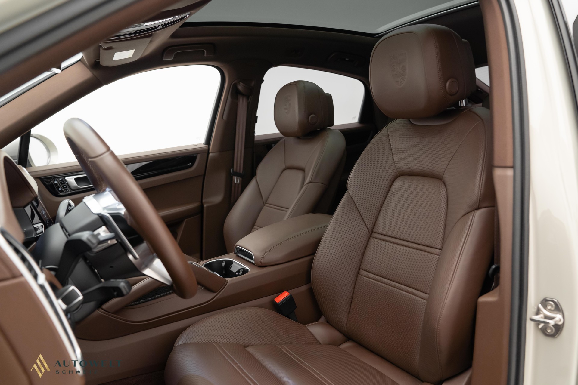 PORSCHE Cayenne Coupé E-Hybrid-image-7
