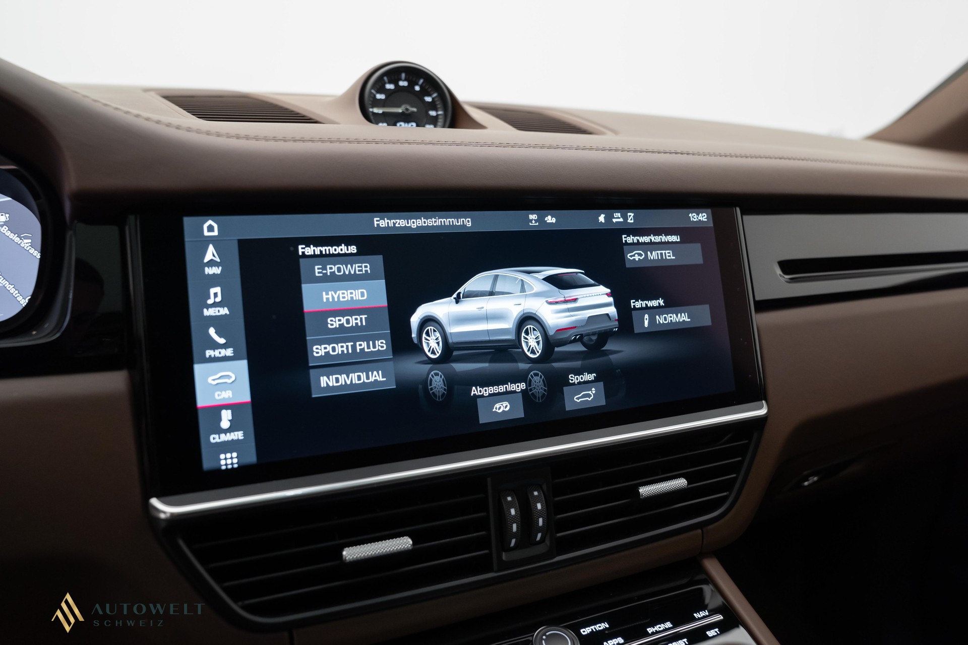 PORSCHE Cayenne Coupé E-Hybrid-image-14
