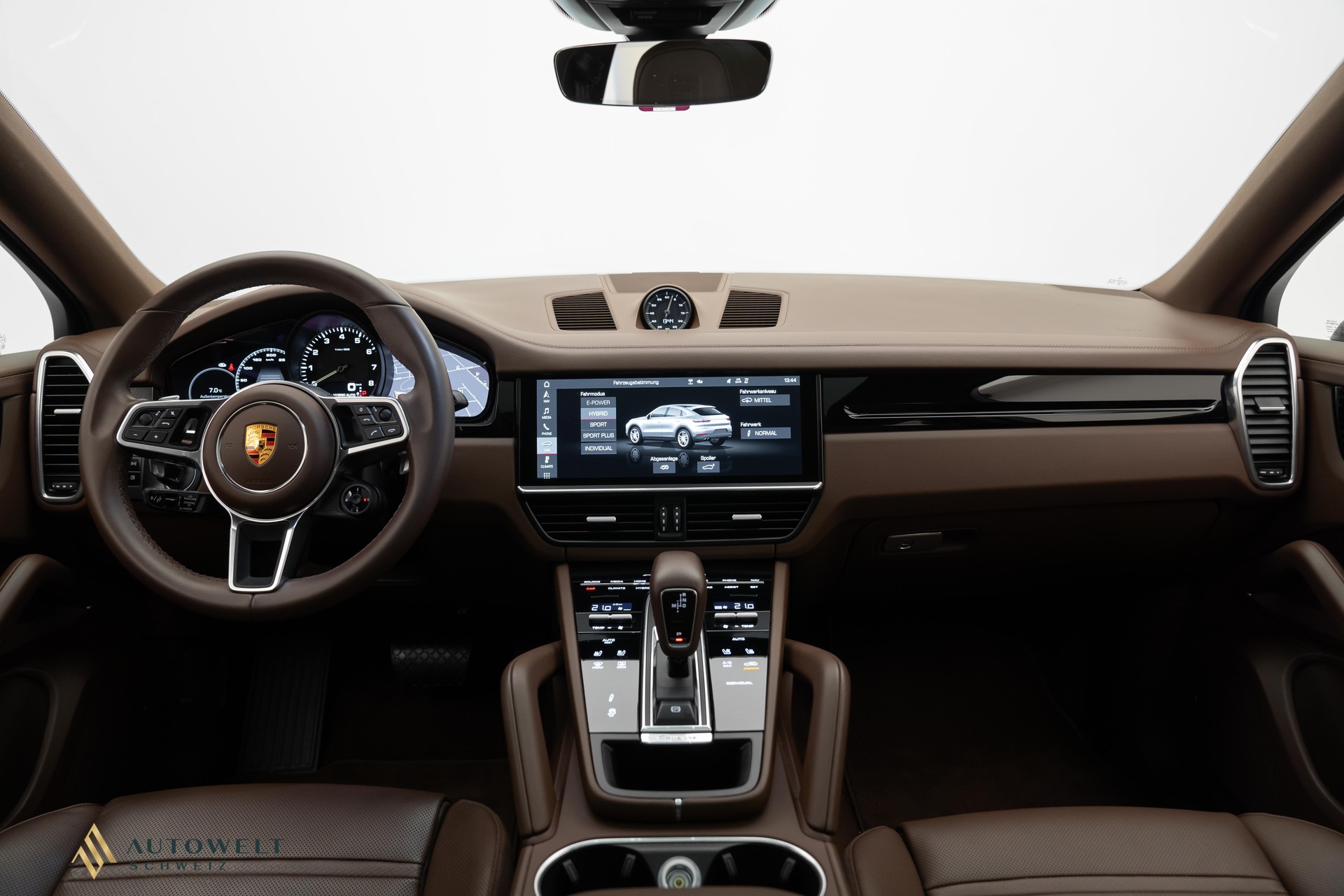 PORSCHE Cayenne Coupé E-Hybrid-image-11