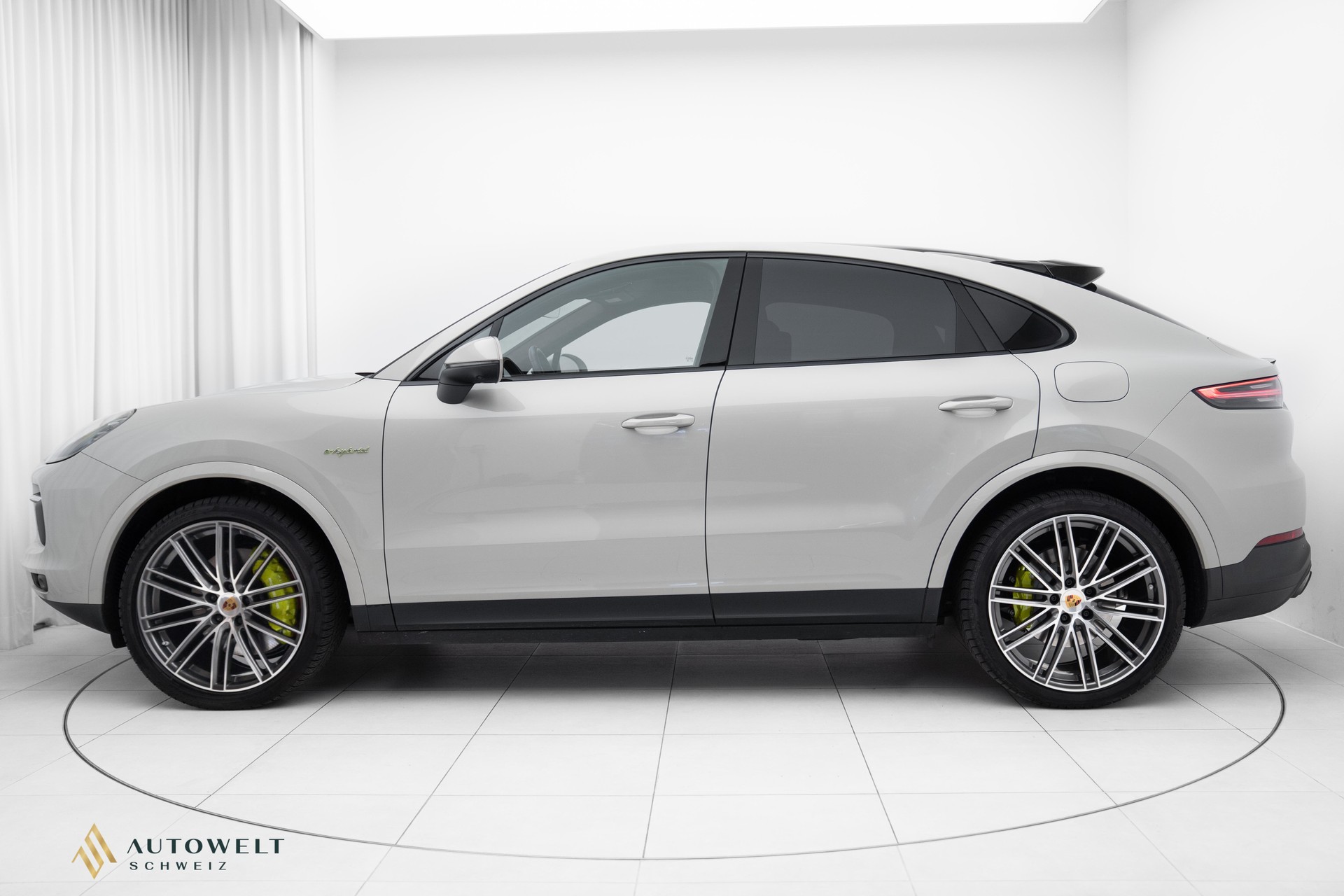 PORSCHE Cayenne Coupé E-Hybrid-showroom-element-1
