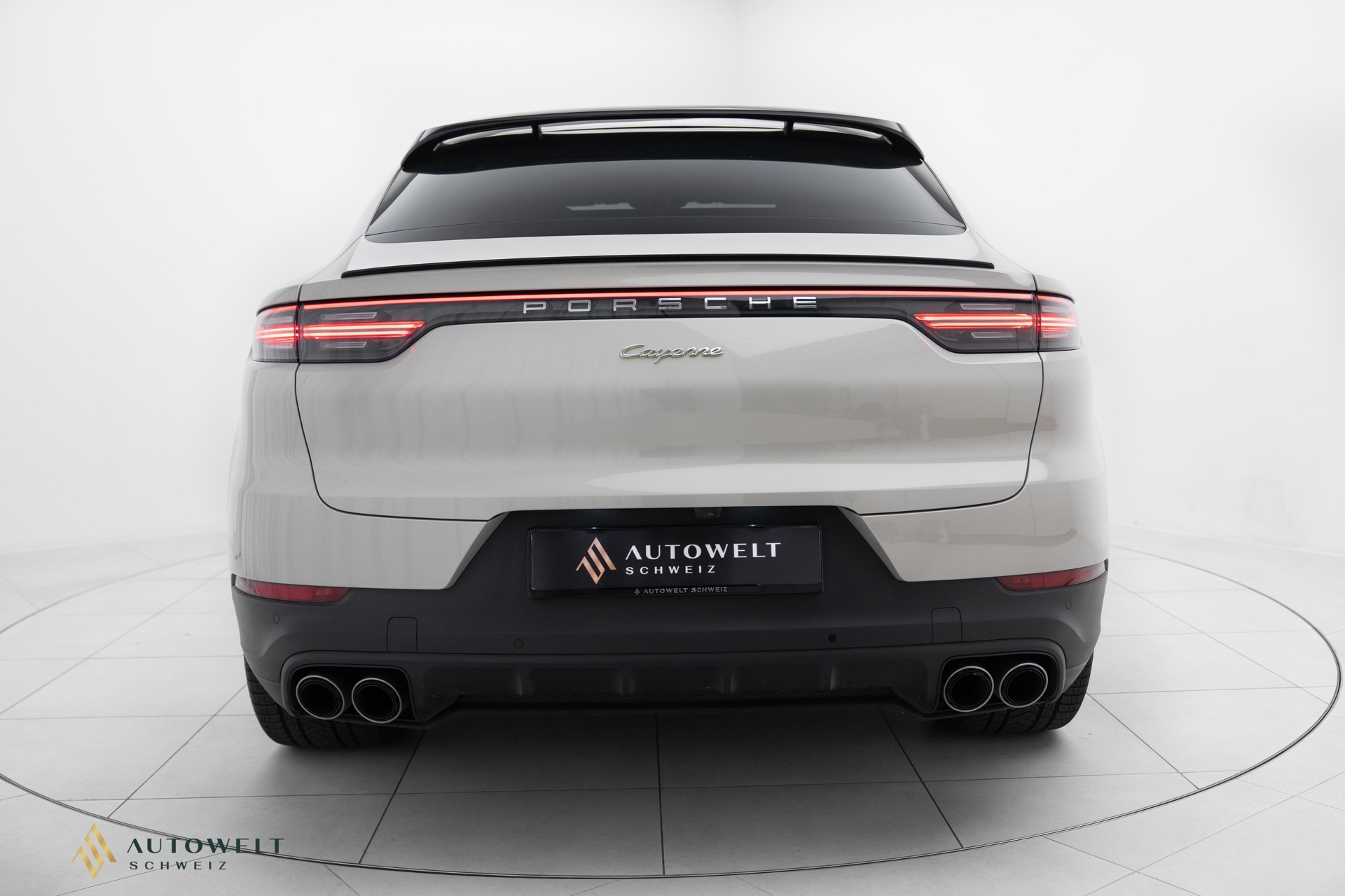 PORSCHE Cayenne Coupé E-Hybrid-image-4