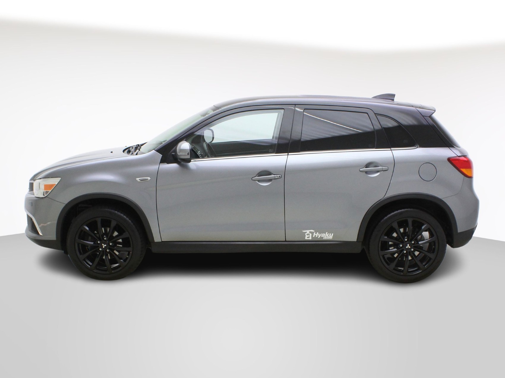 MITSUBISHI ASX 2.2 DID Style Hyaku Edition 4x4-showroom-element-2