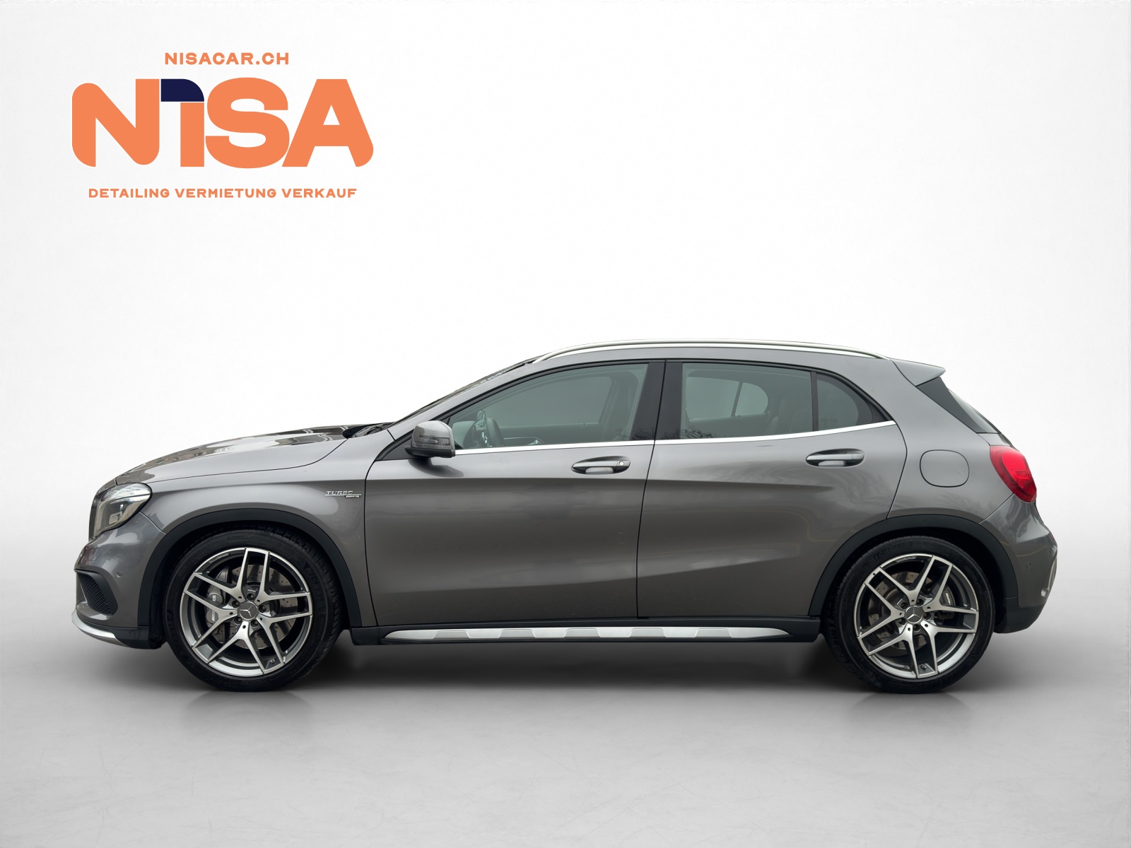MERCEDES-BENZ GLA 45 AMG 4Matic 7G-DCT-showroom-element-3