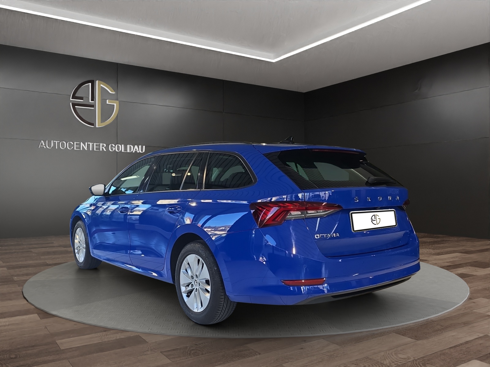 SKODA Octavia Combi 2.0 TDI DSG Ambition-showroom-element-1