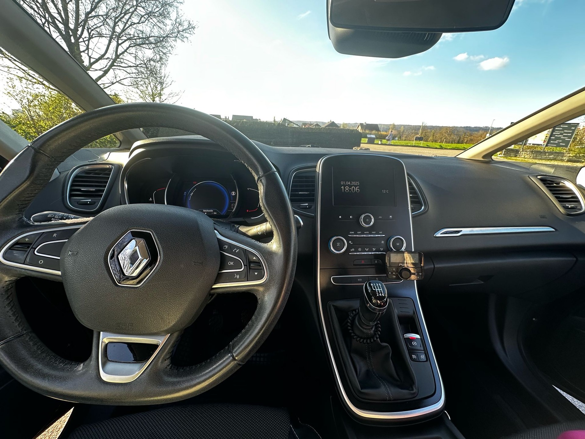 RENAULT Grand Scénic 1.6 dCi Zen / KOMPAKTER 7-PLÄTZER-image-5