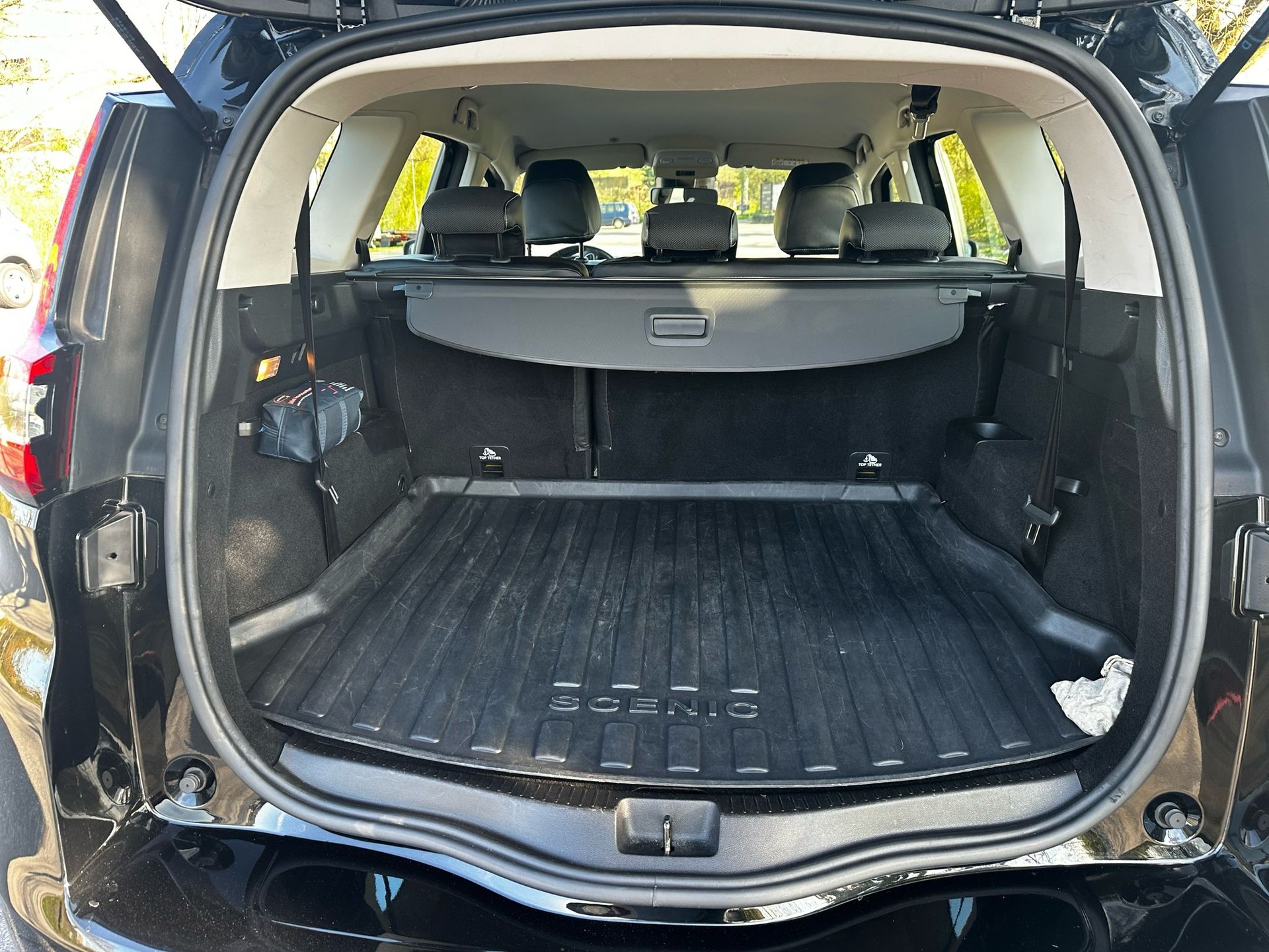 RENAULT Grand Scénic 1.6 dCi Zen / KOMPAKTER 7-PLÄTZER-image-4